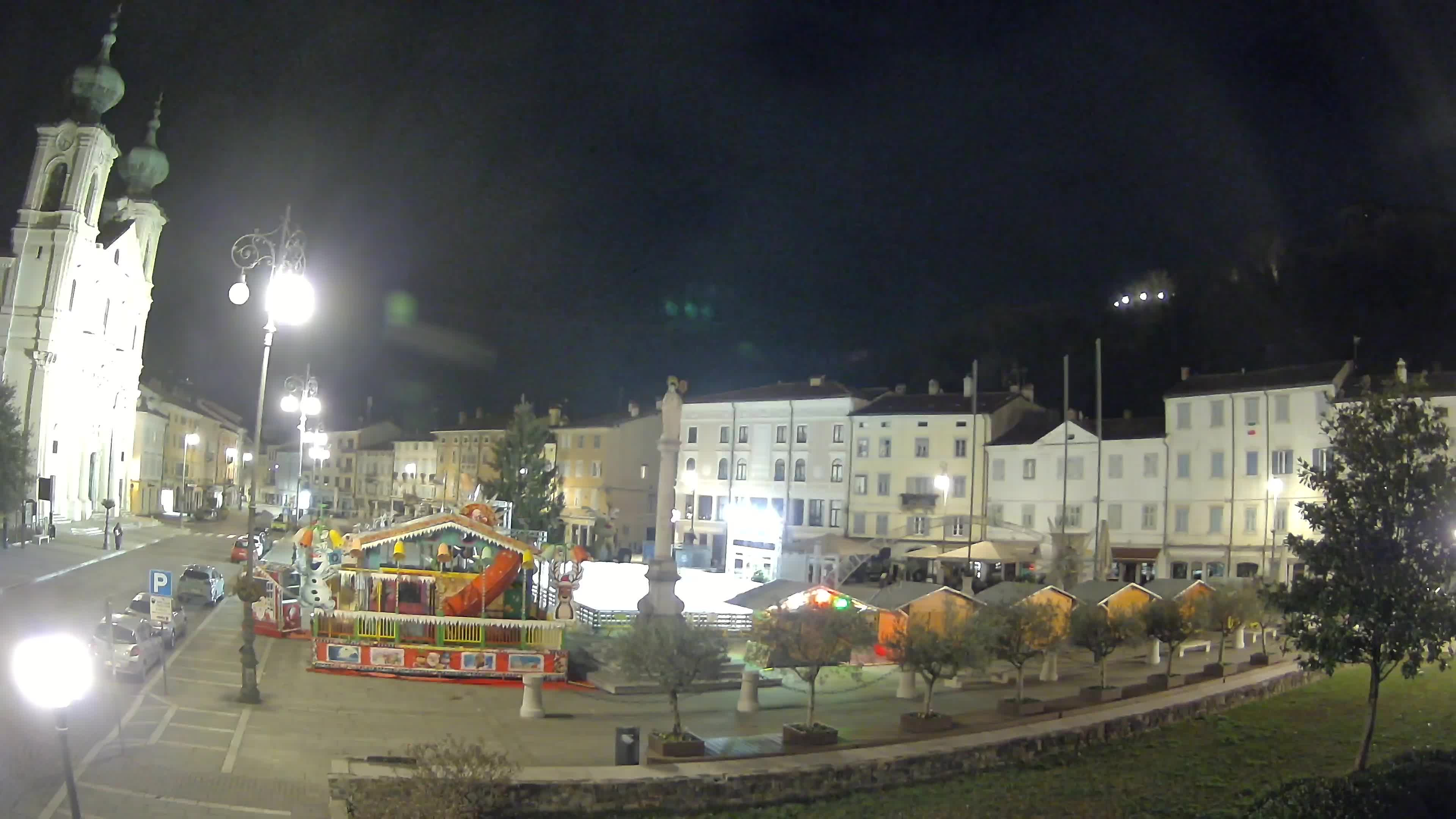 Kamera Gorica Travnik in cerkev sv. Ignacija