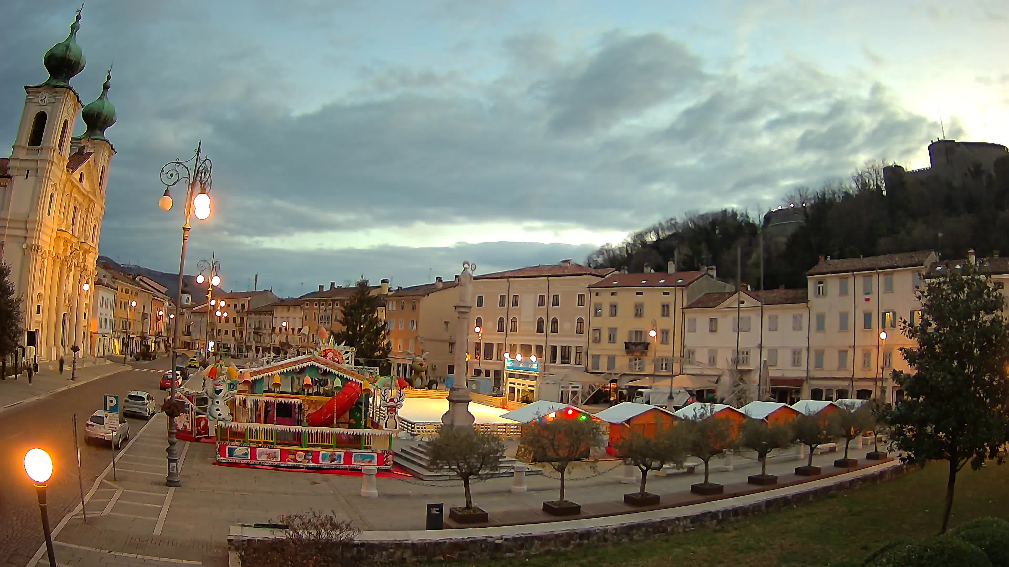 Gorizia Piazza della Vittoria e chiesa di S. Ignazio