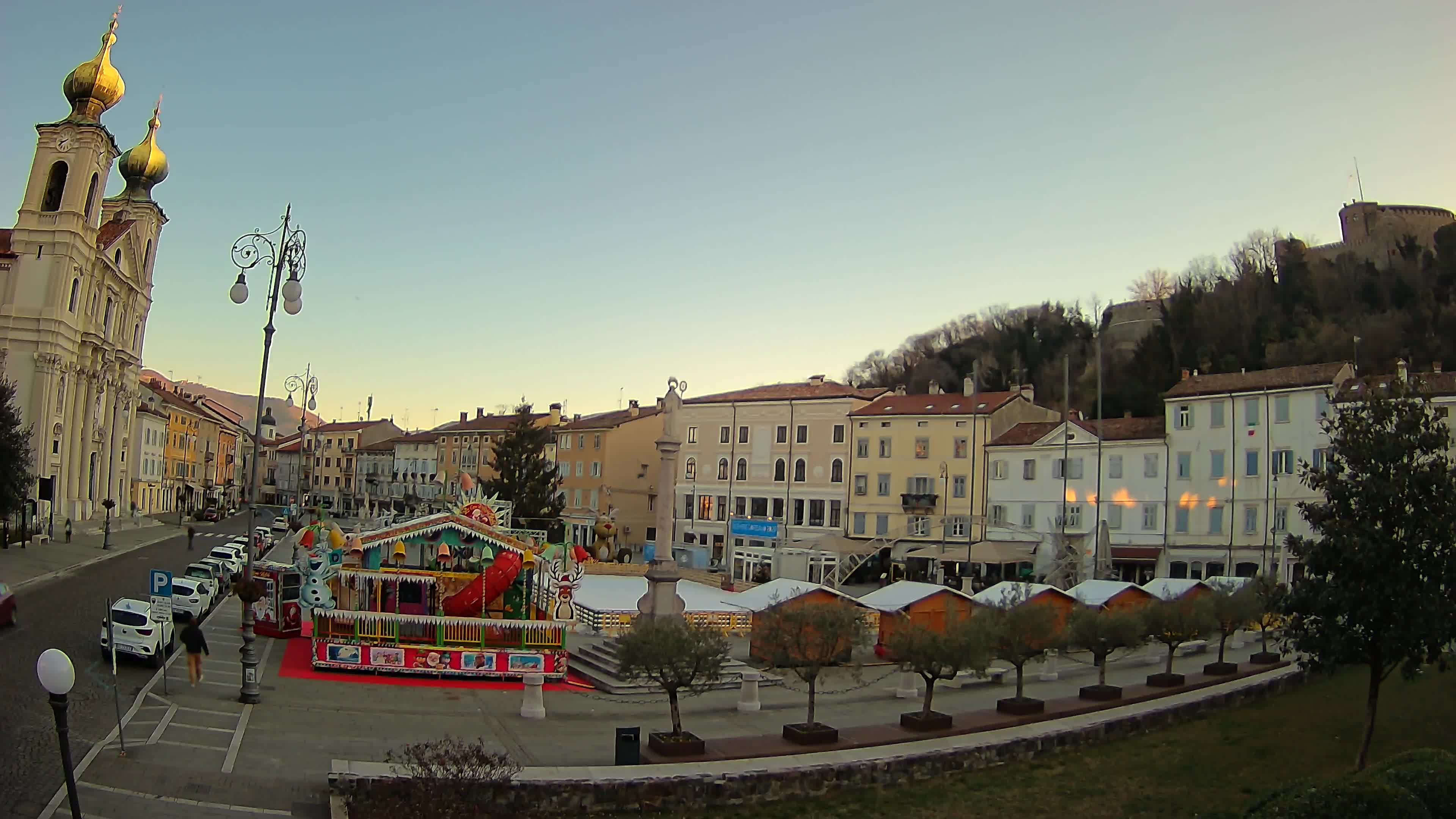 Gorizia Piazza della Vittoria e chiesa di S. Ignazio