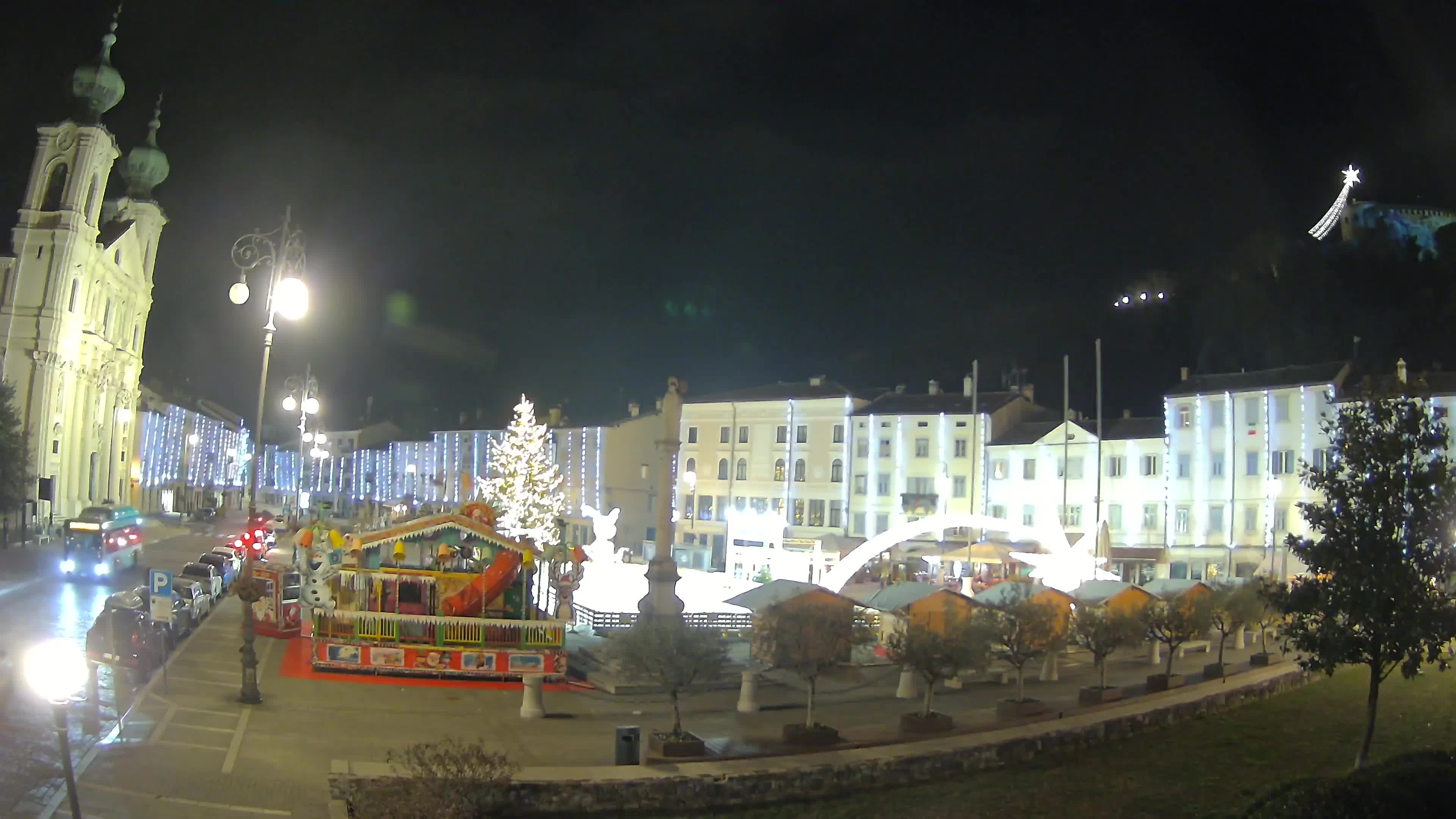 Kamera Gorica Travnik in cerkev sv. Ignacija