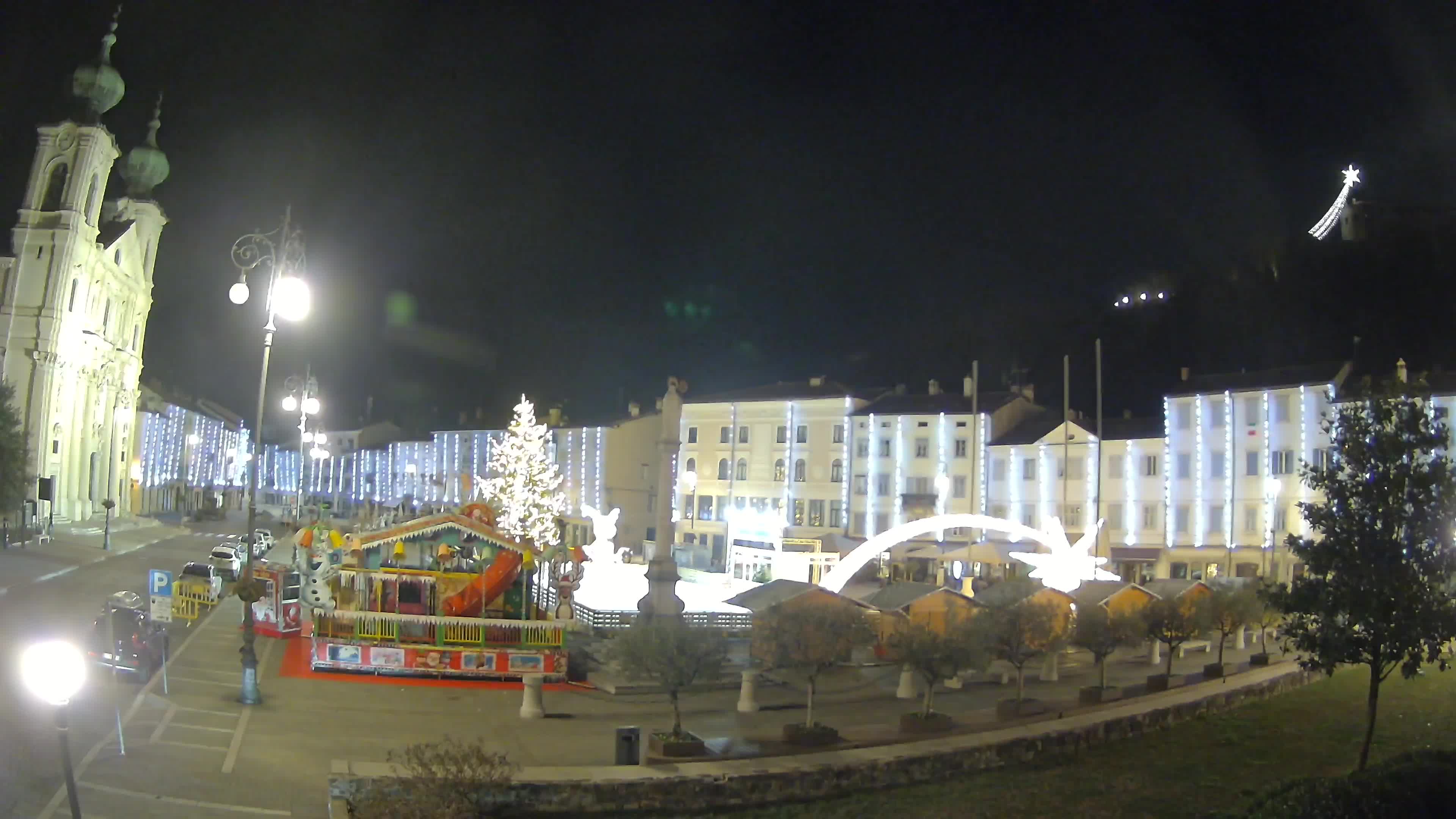 Kamera Gorica Travnik in cerkev sv. Ignacija