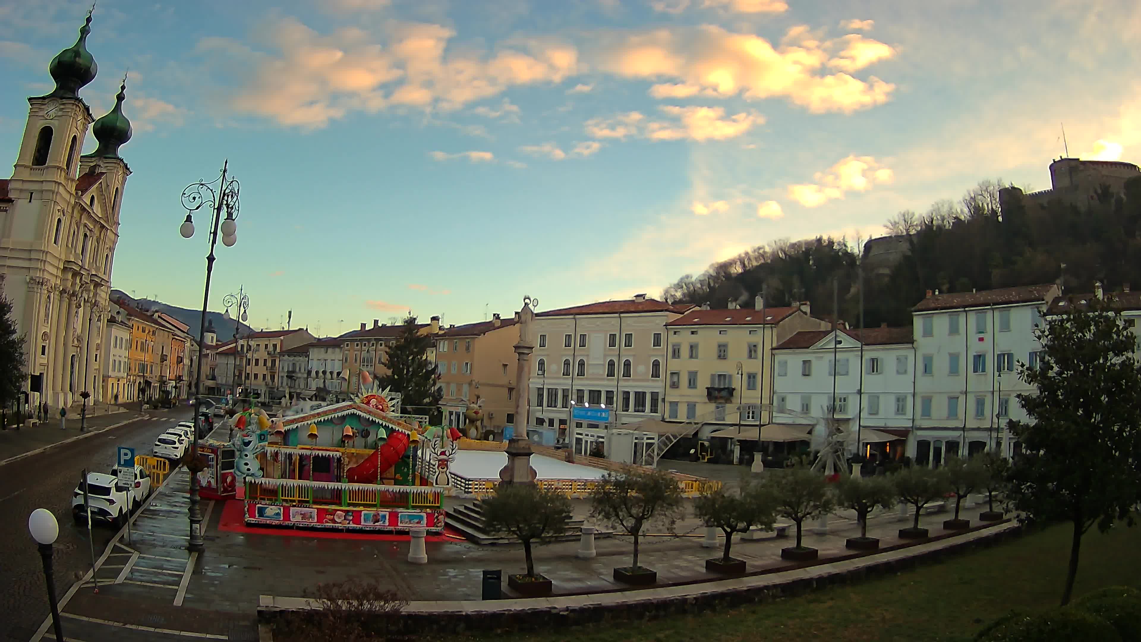 Gorizia Piazza della Vittoria e chiesa di S. Ignazio
