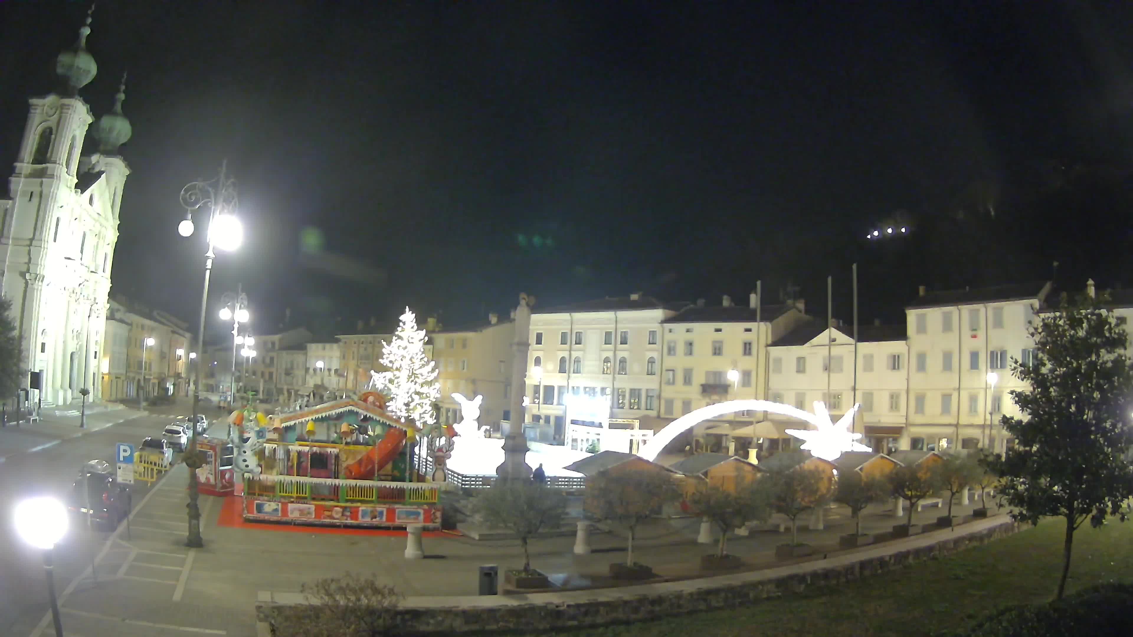 Kamera Gorica Travnik in cerkev sv. Ignacija