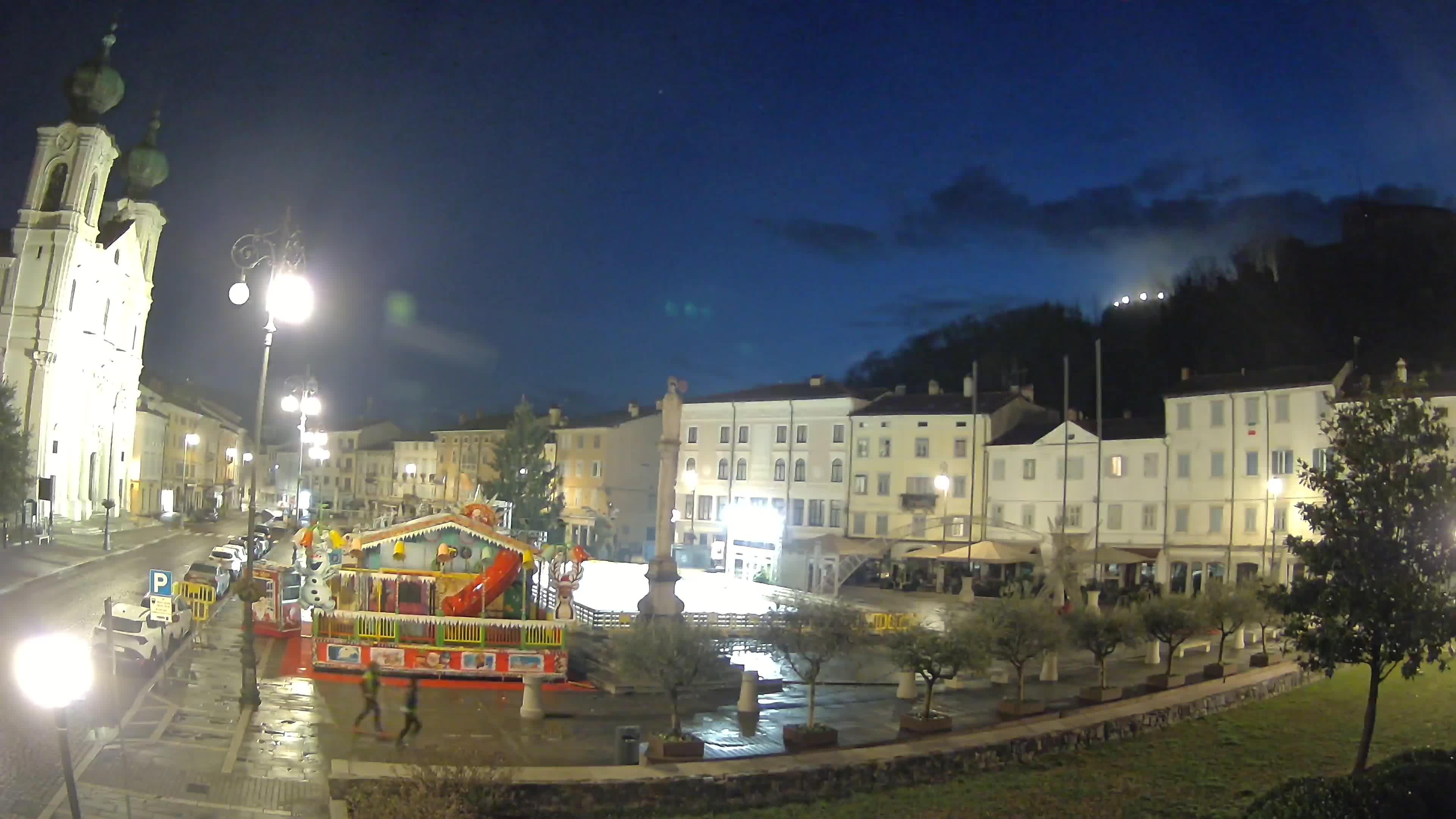 Kamera Gorica Travnik in cerkev sv. Ignacija