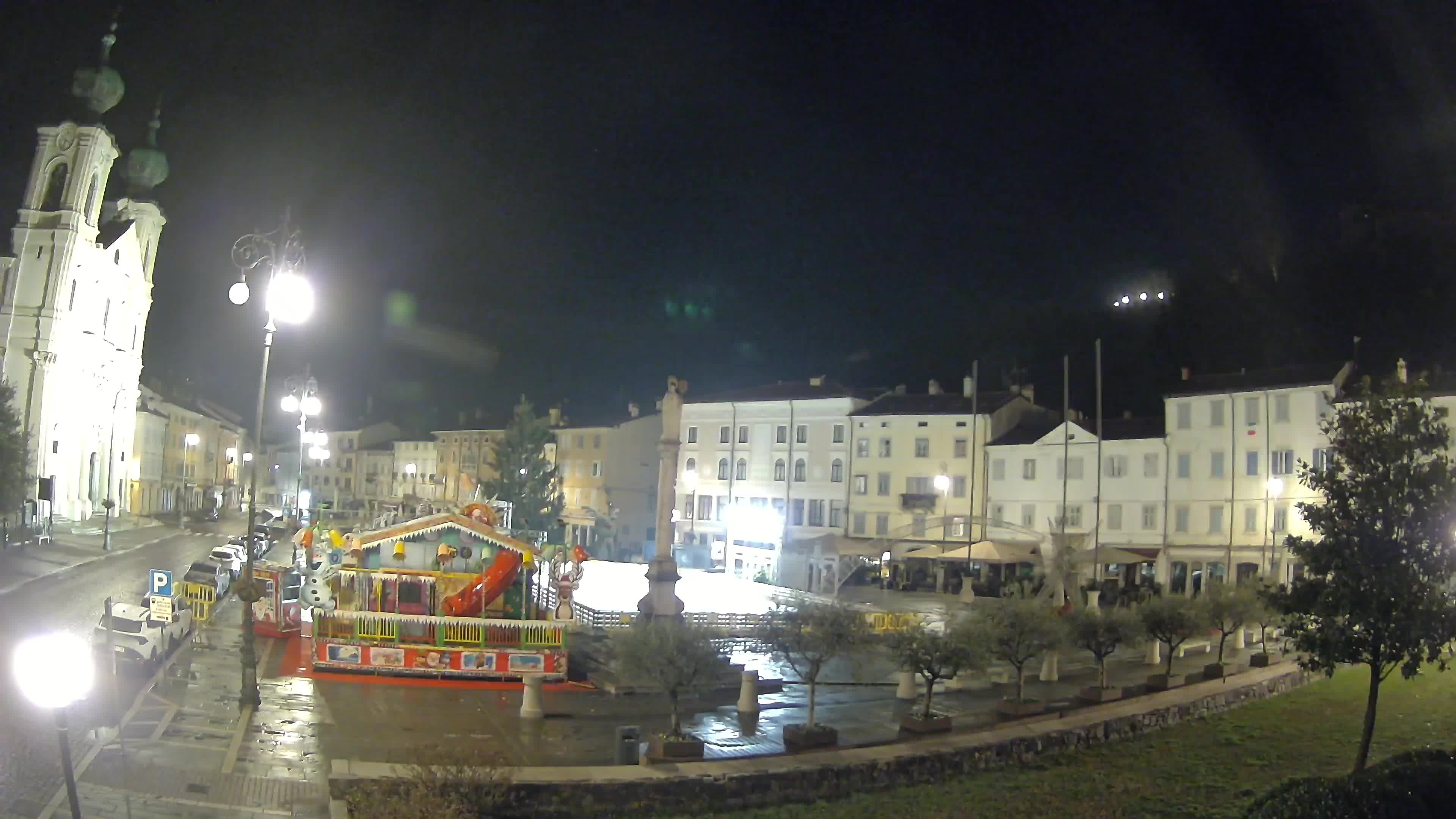 Kamera Gorica Travnik in cerkev sv. Ignacija