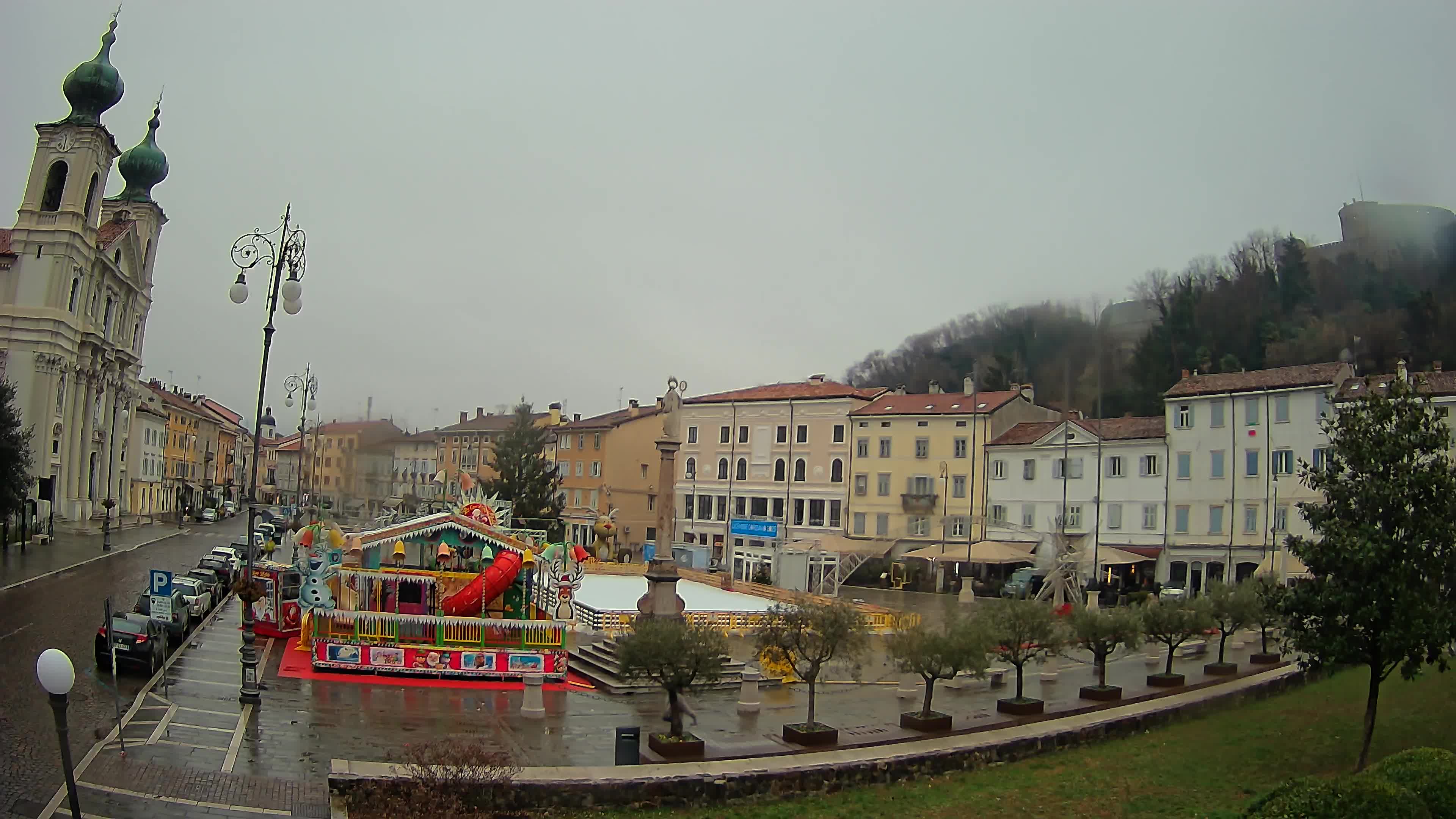 Gorizia – Plaza Vittoria – iglesia de San Pedro. Ignacio