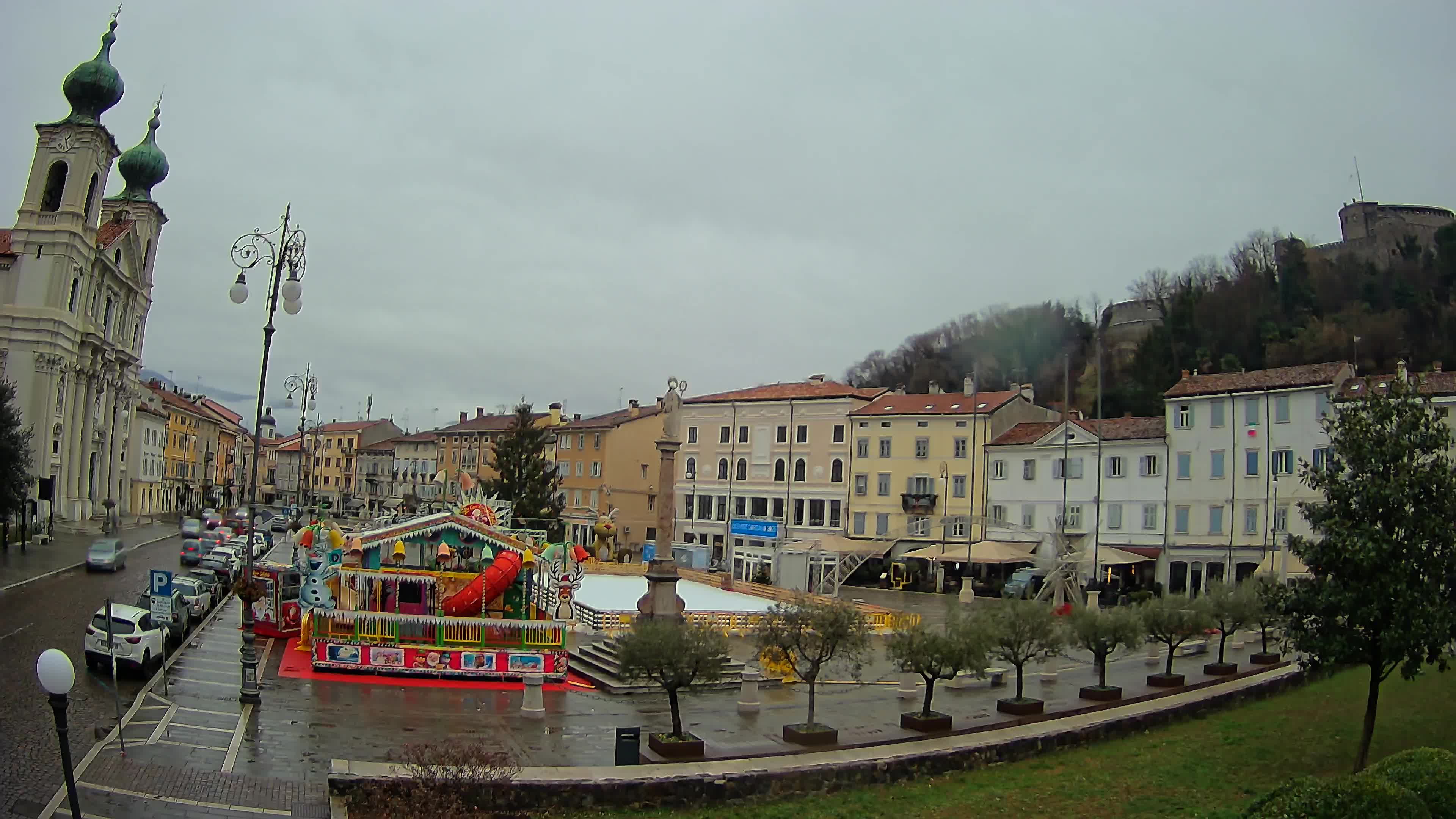Gorizia Piazza della Vittoria e chiesa di S. Ignazio