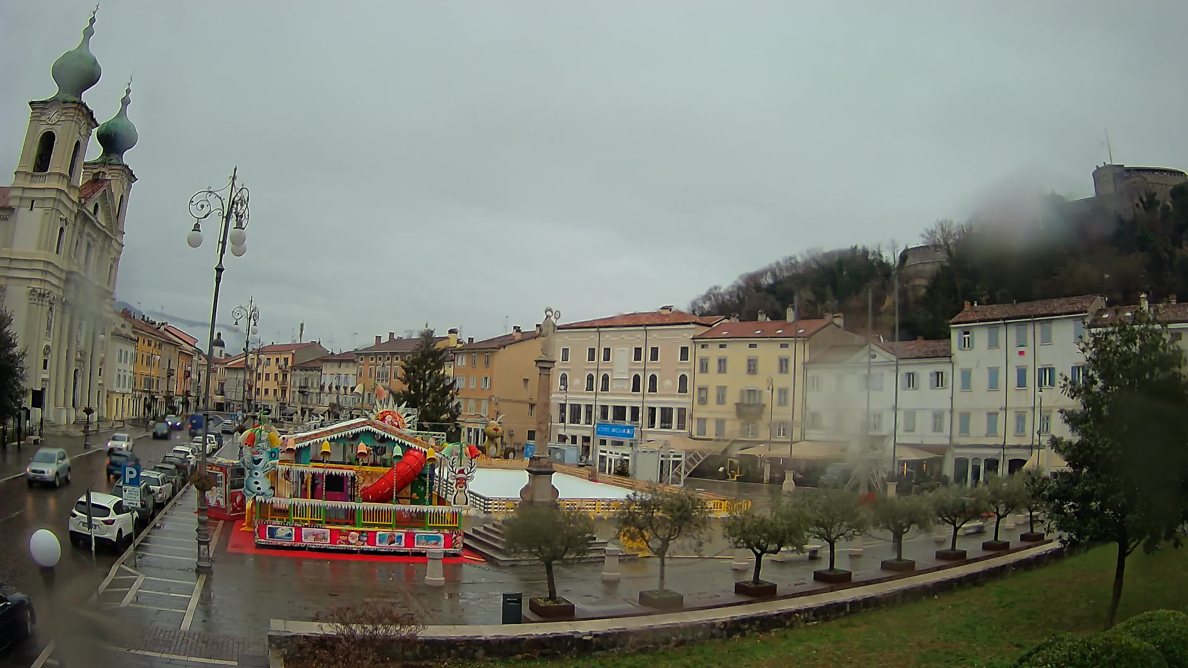 Gorizia – Plaza Vittoria – iglesia de San Pedro. Ignacio