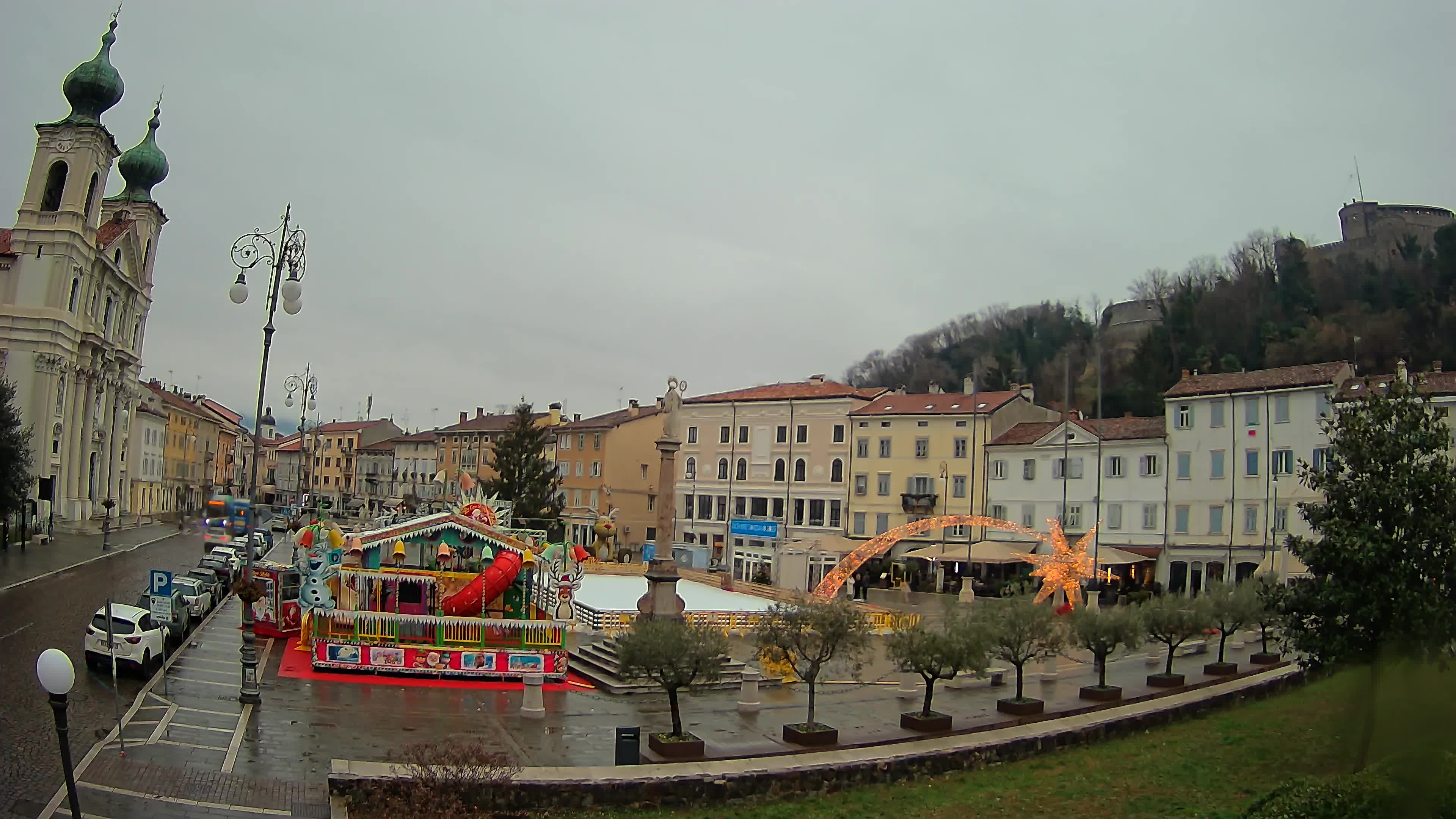 Gorizia – Plaza Vittoria – iglesia de San Pedro. Ignacio