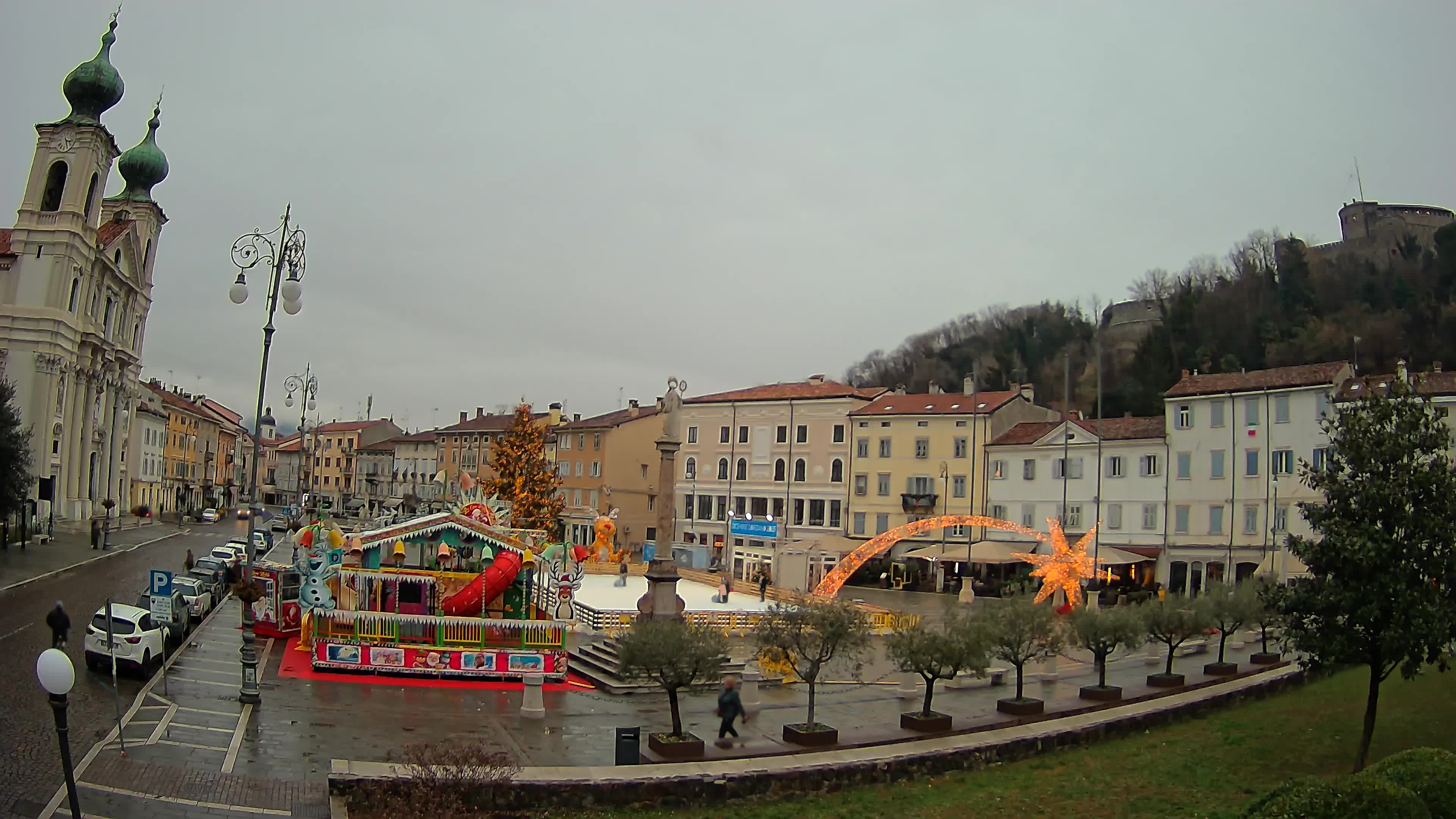 Gorizia Piazza della Vittoria e chiesa di S. Ignazio