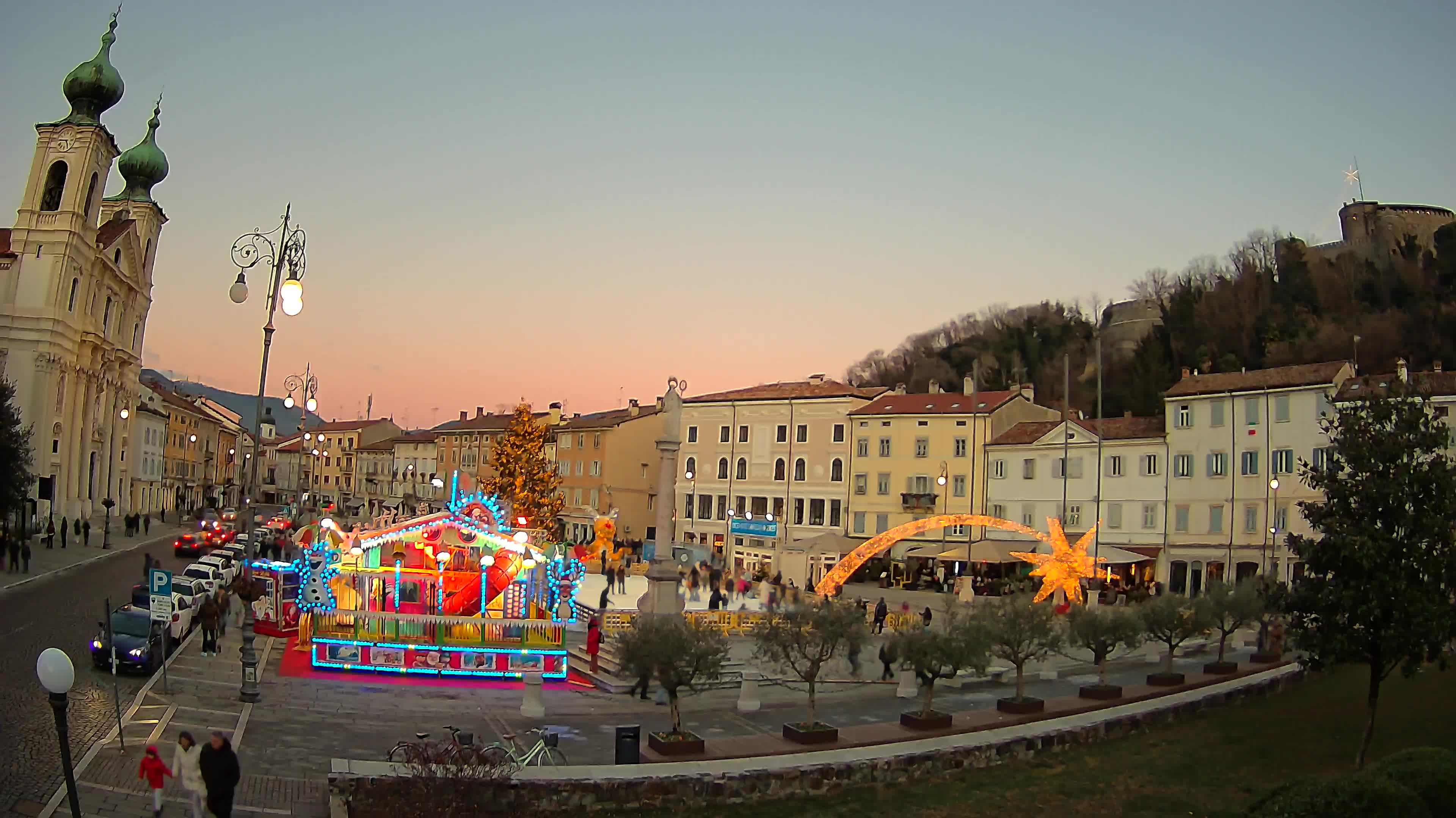 Gorizia Piazza della Vittoria e chiesa di S. Ignazio