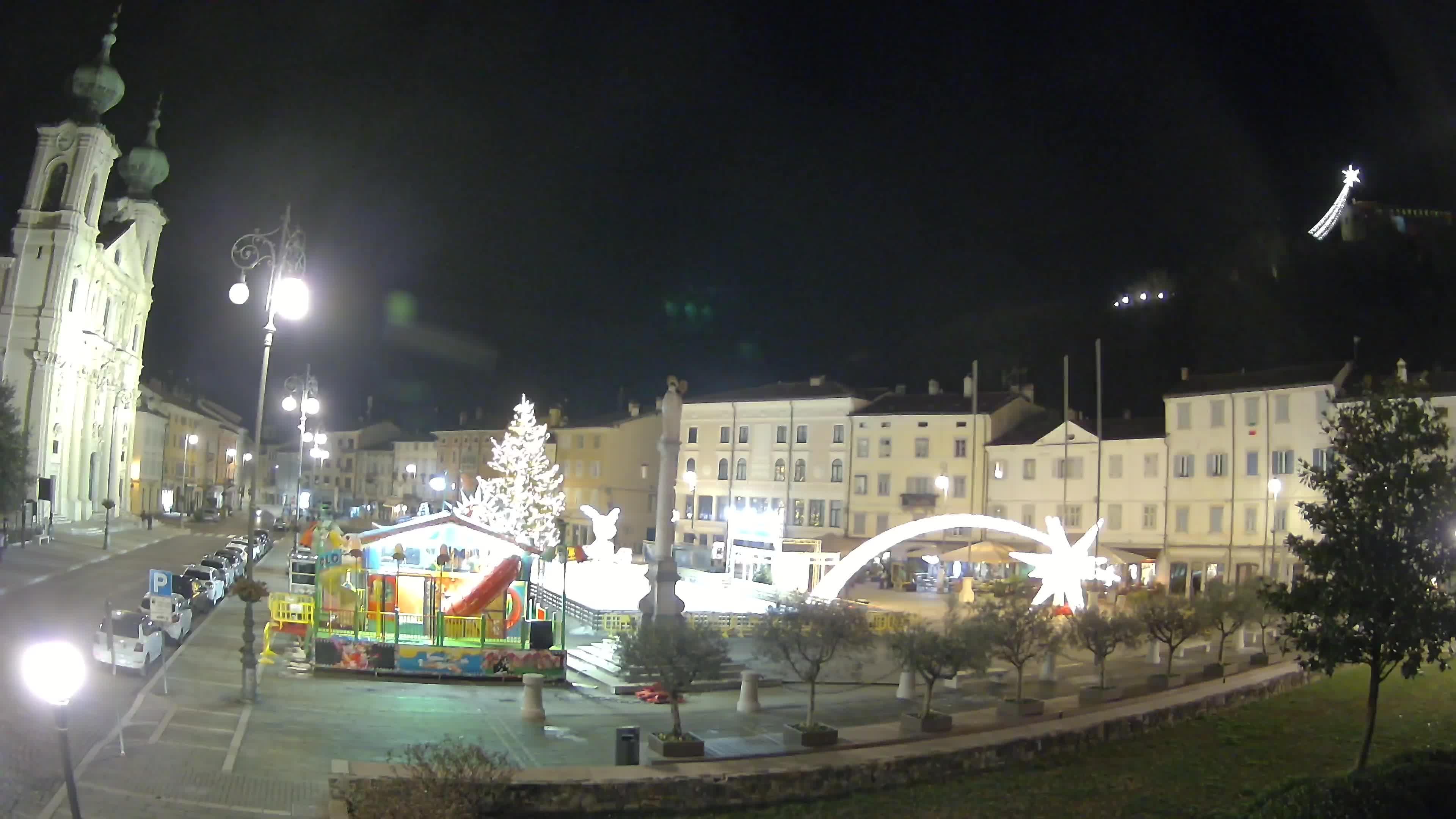 Kamera Gorica Travnik in cerkev sv. Ignacija