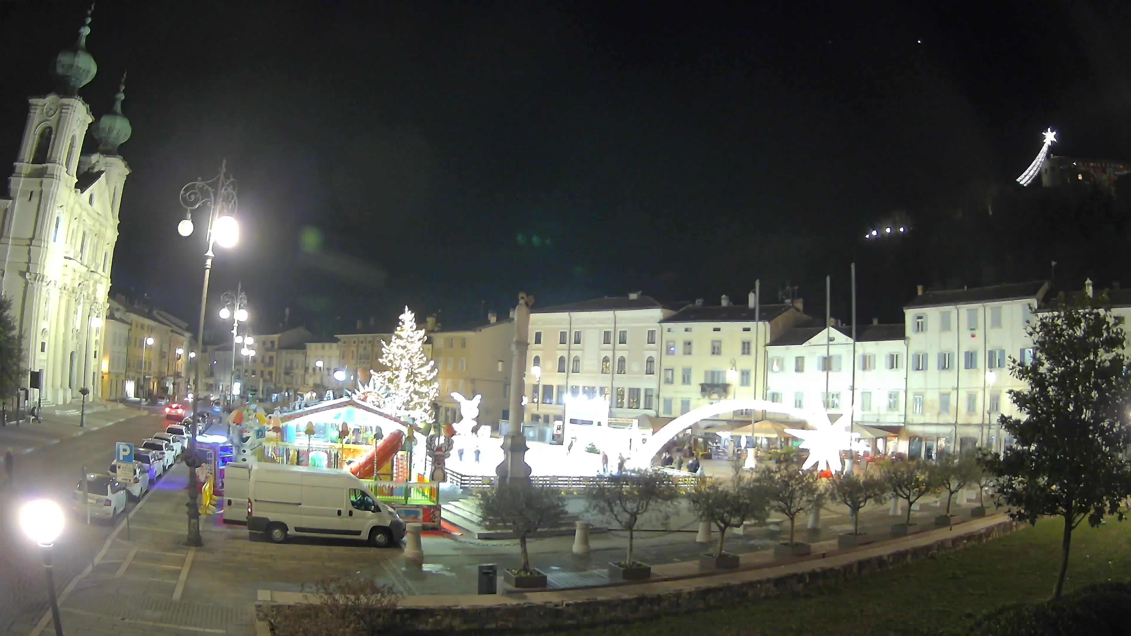 Kamera Gorica Travnik in cerkev sv. Ignacija