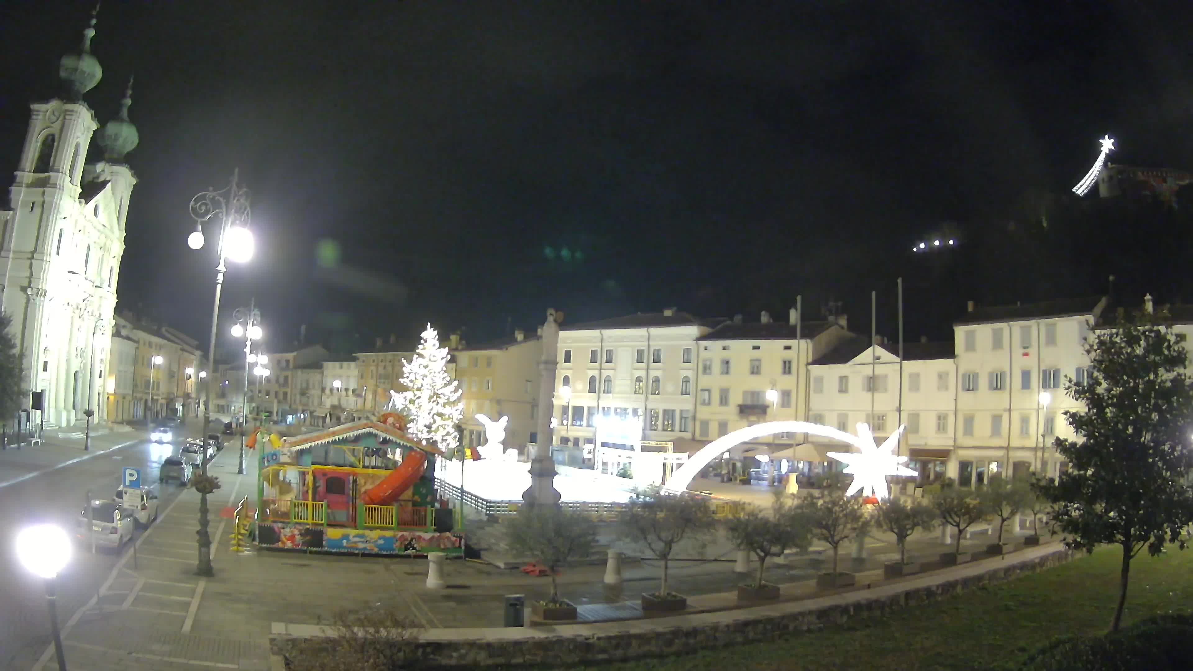 Kamera Gorica Travnik in cerkev sv. Ignacija