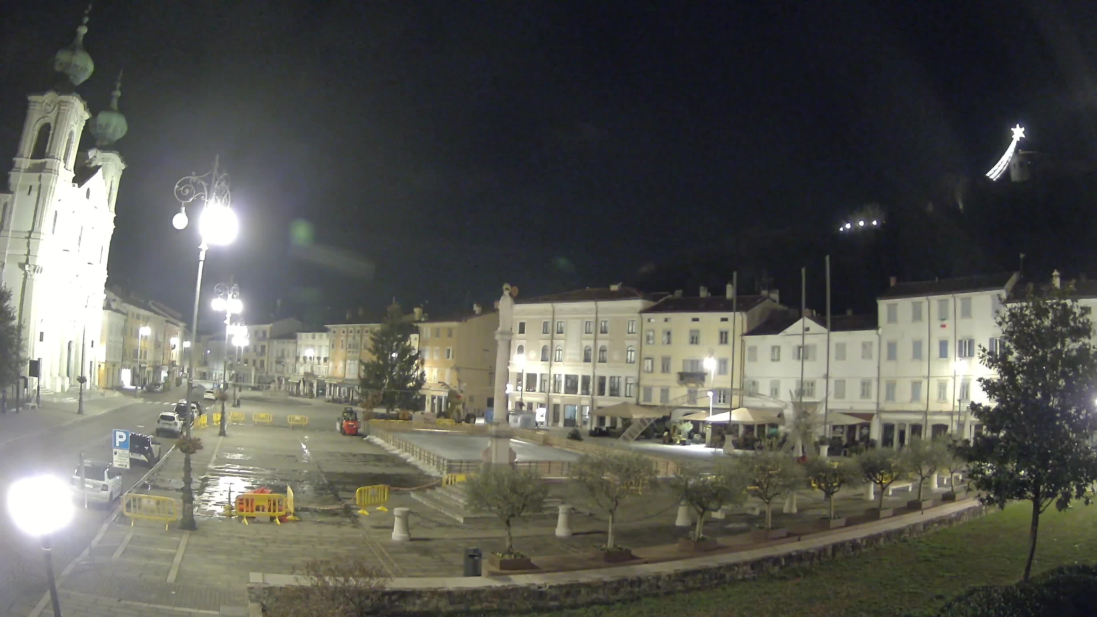 Kamera Gorica Travnik in cerkev sv. Ignacija