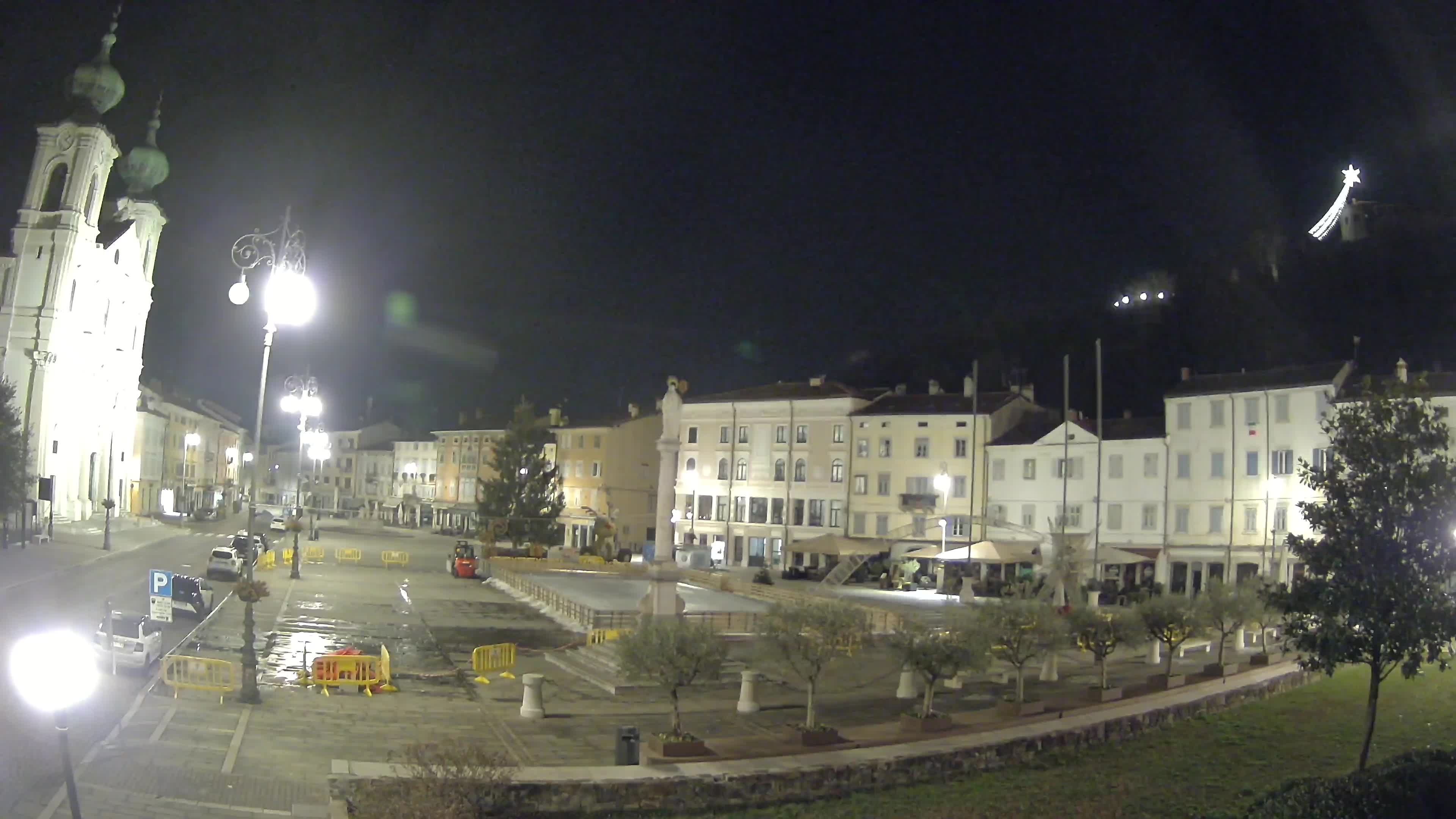 Kamera Gorica Travnik in cerkev sv. Ignacija