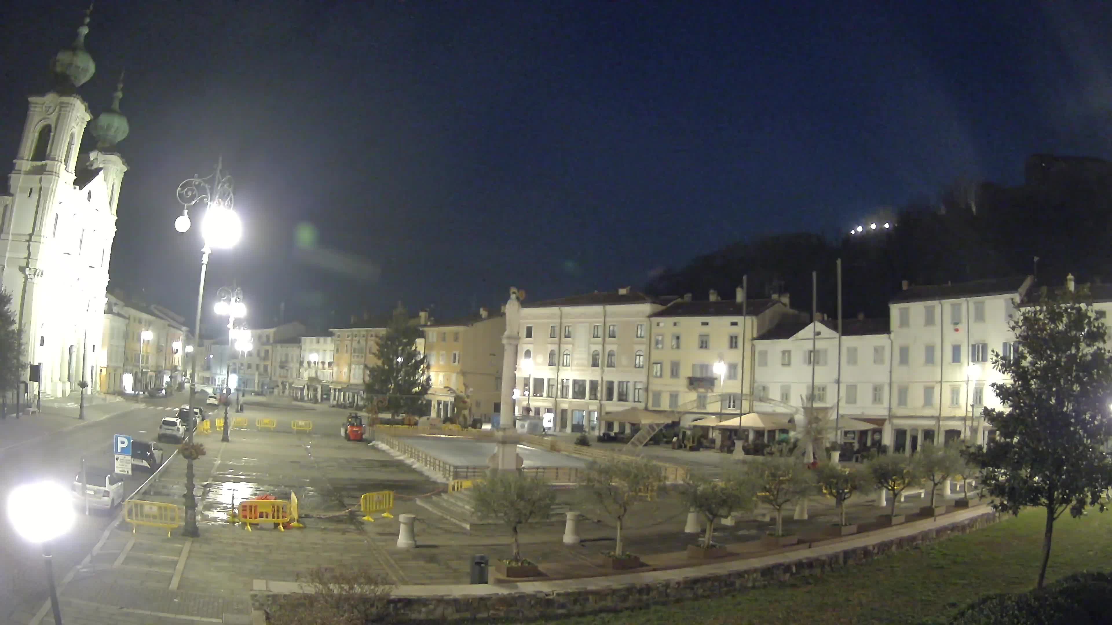 Kamera Gorica Travnik in cerkev sv. Ignacija