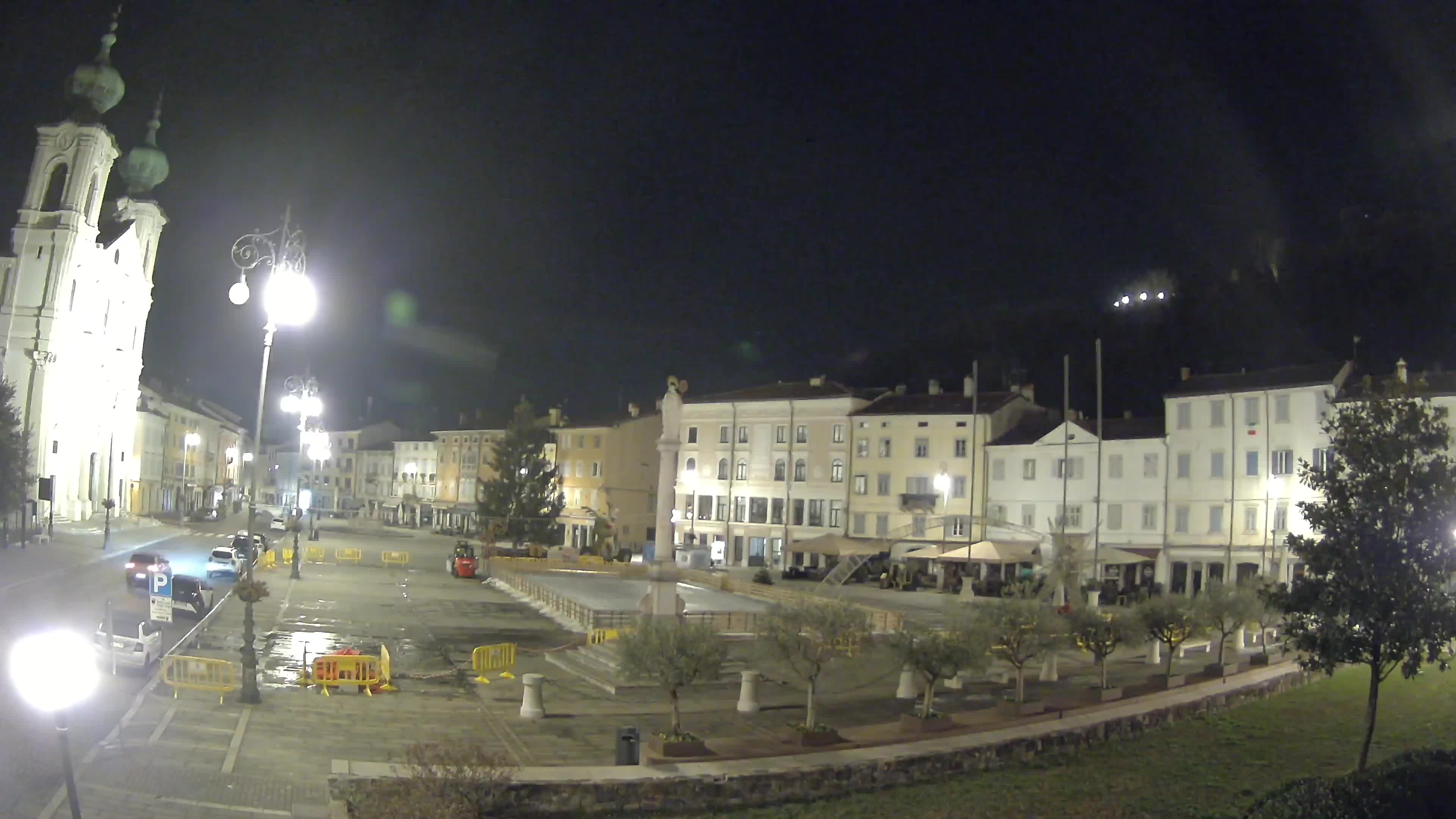 Gorizia – Plaza Vittoria – iglesia de San Pedro. Ignacio