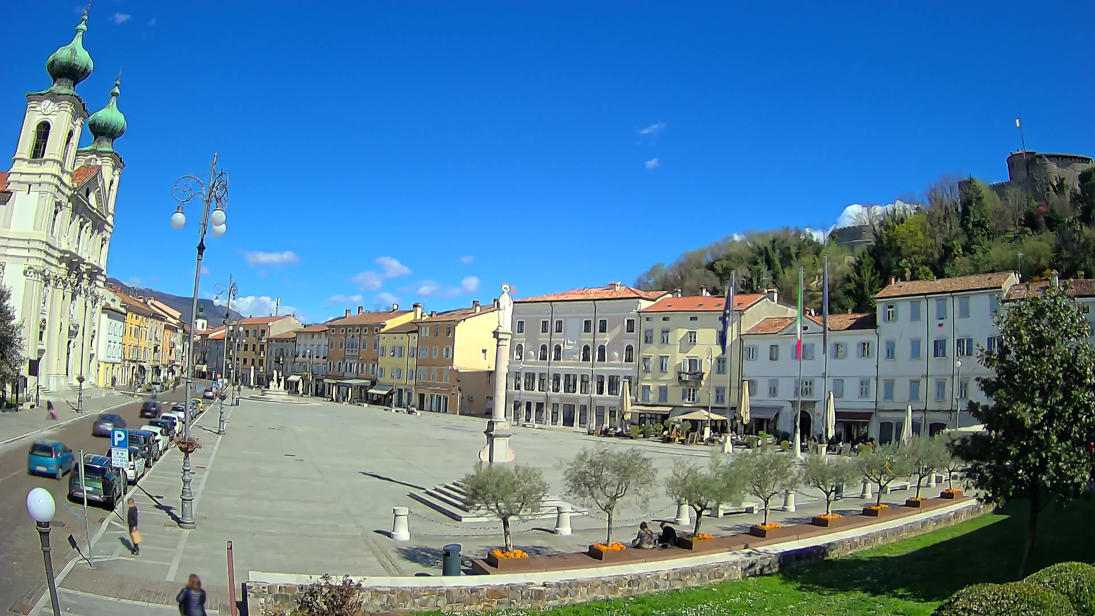 Gorizia Piazza della Vittoria e chiesa di S. Ignazio