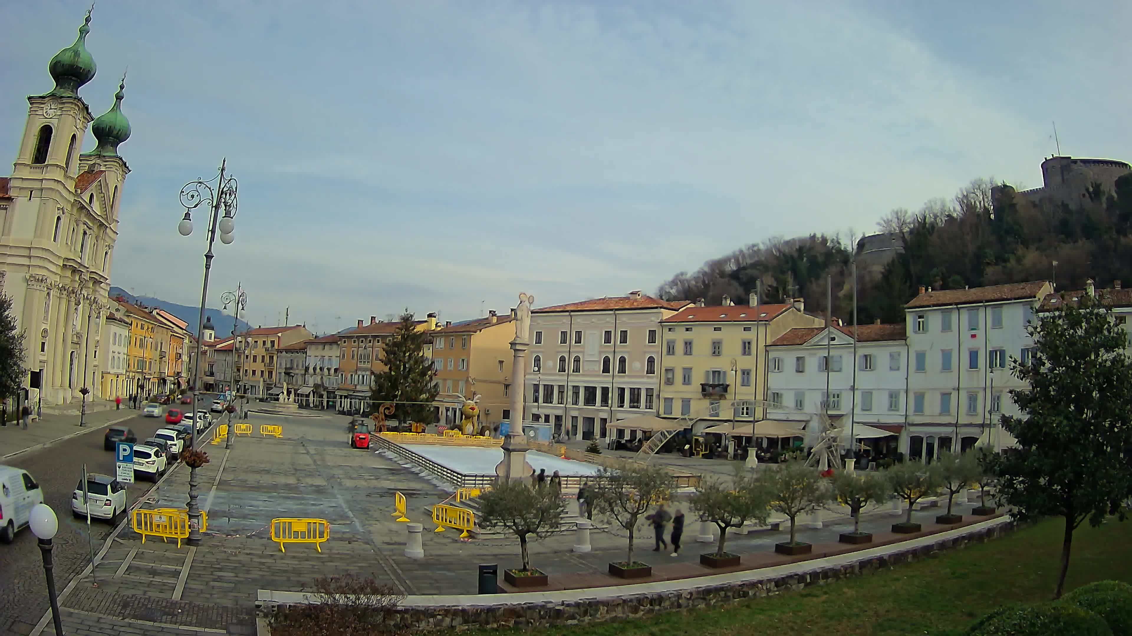 Gorizia Piazza della Vittoria e chiesa di S. Ignazio