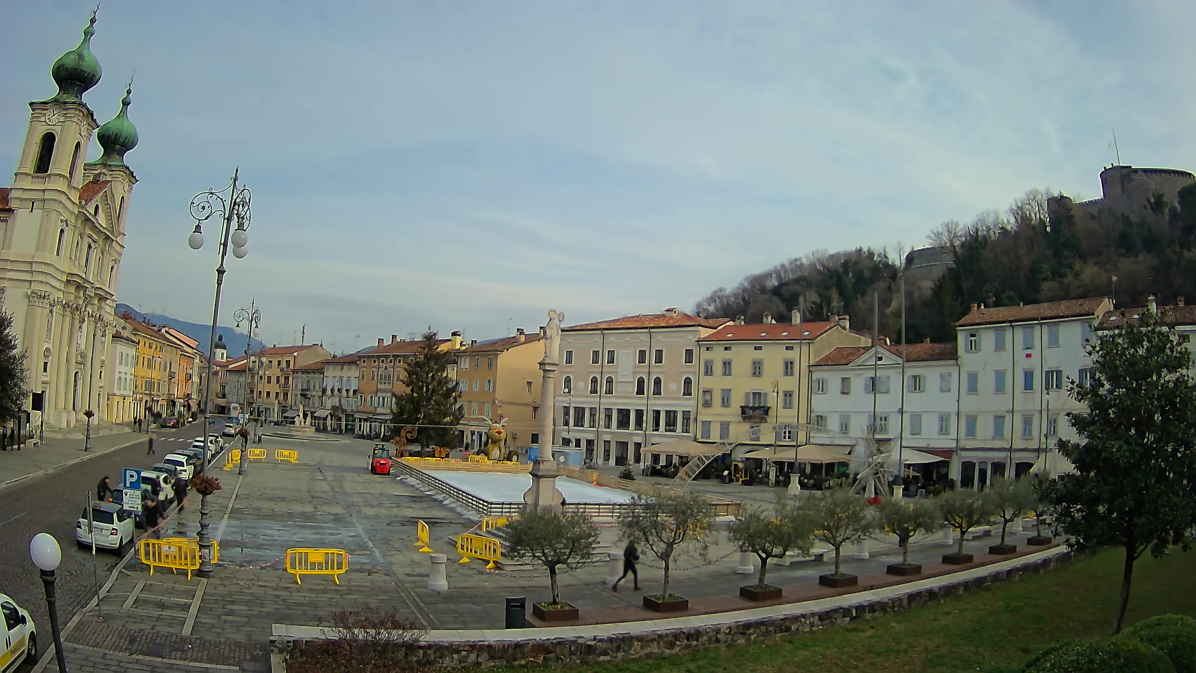 Gorizia Piazza della Vittoria e chiesa di S. Ignazio