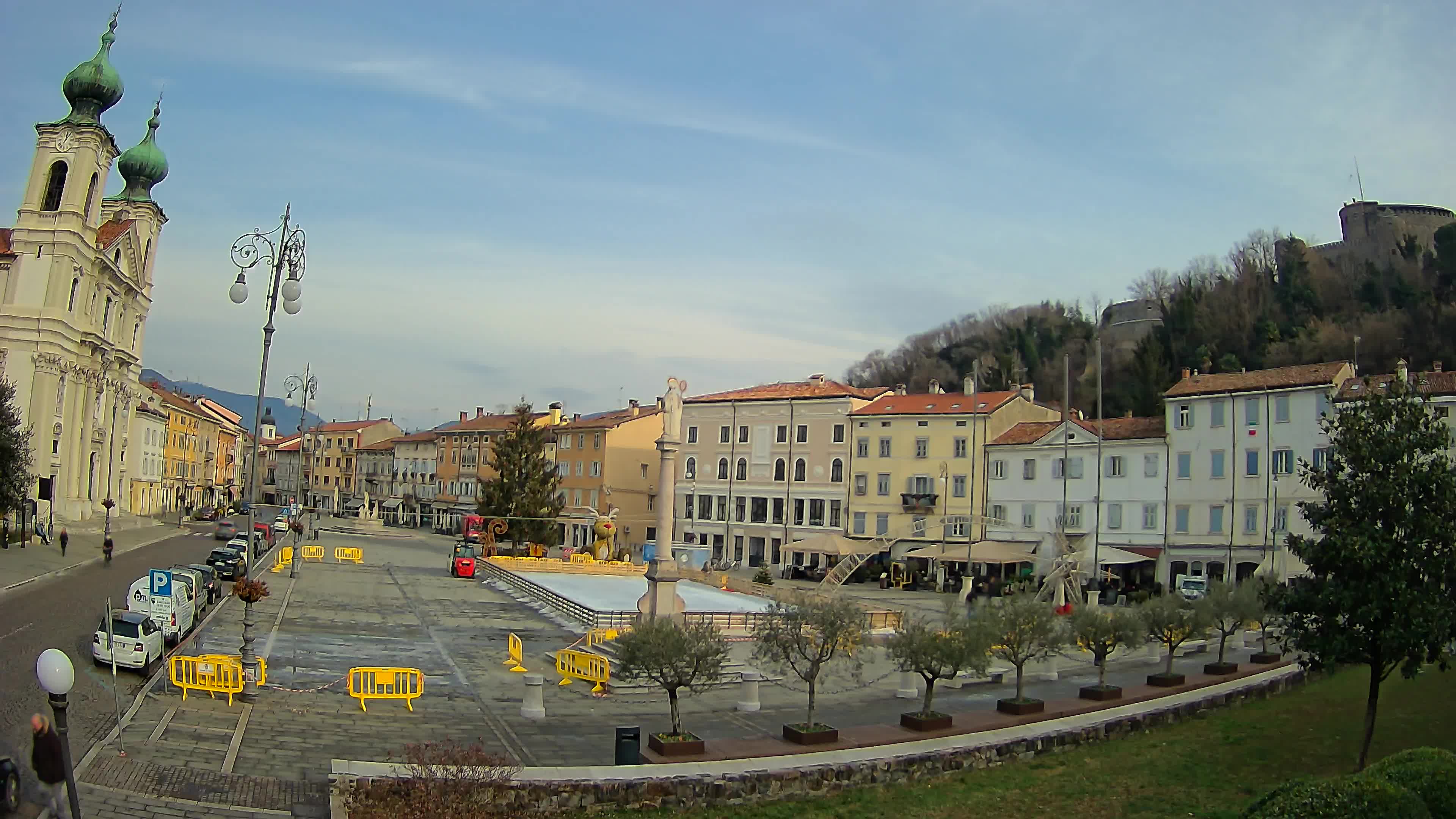 Gorizia – Plaza Vittoria – iglesia de San Pedro. Ignacio