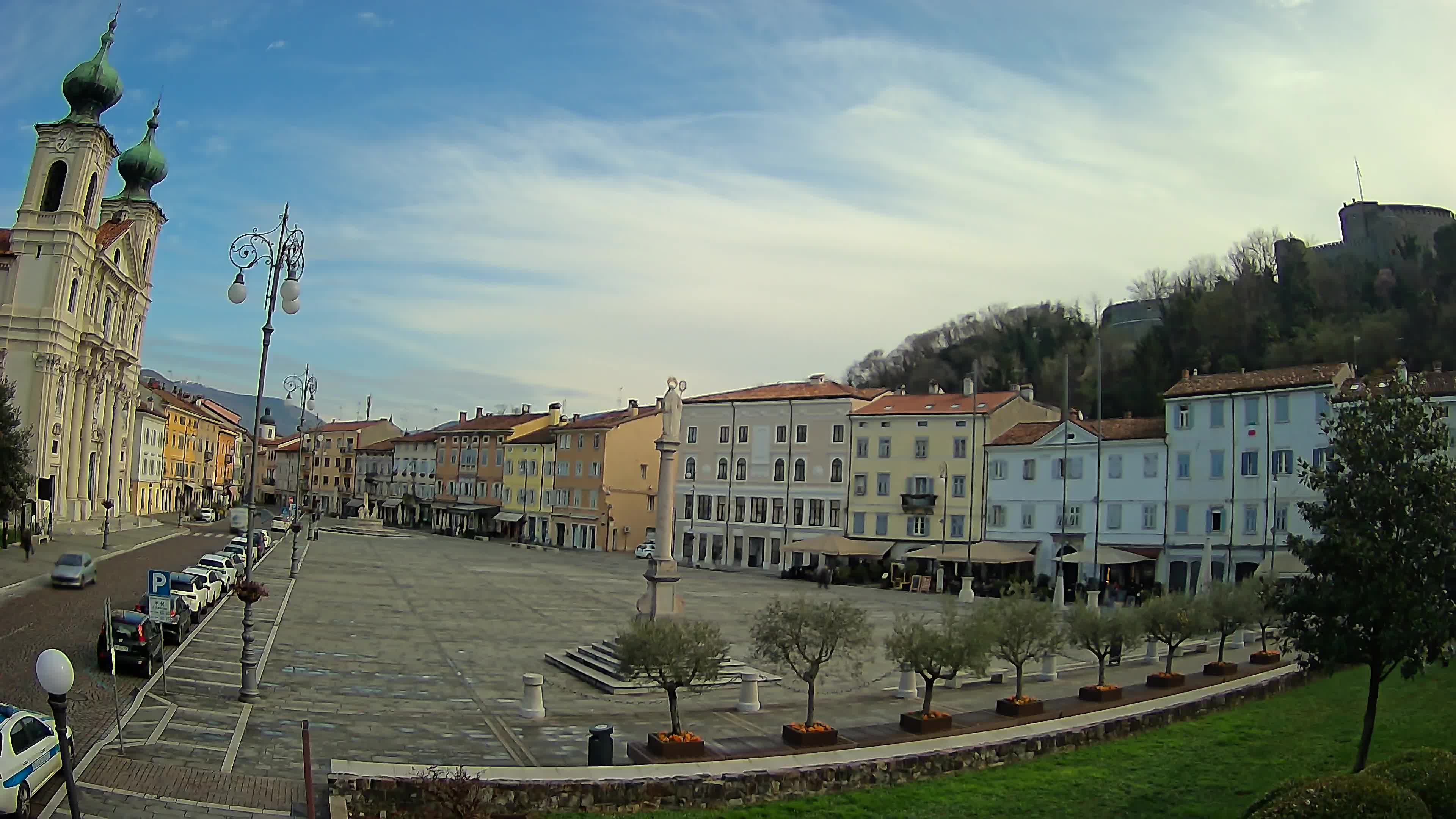 Gorizia – Plaza Vittoria – iglesia de San Pedro. Ignacio