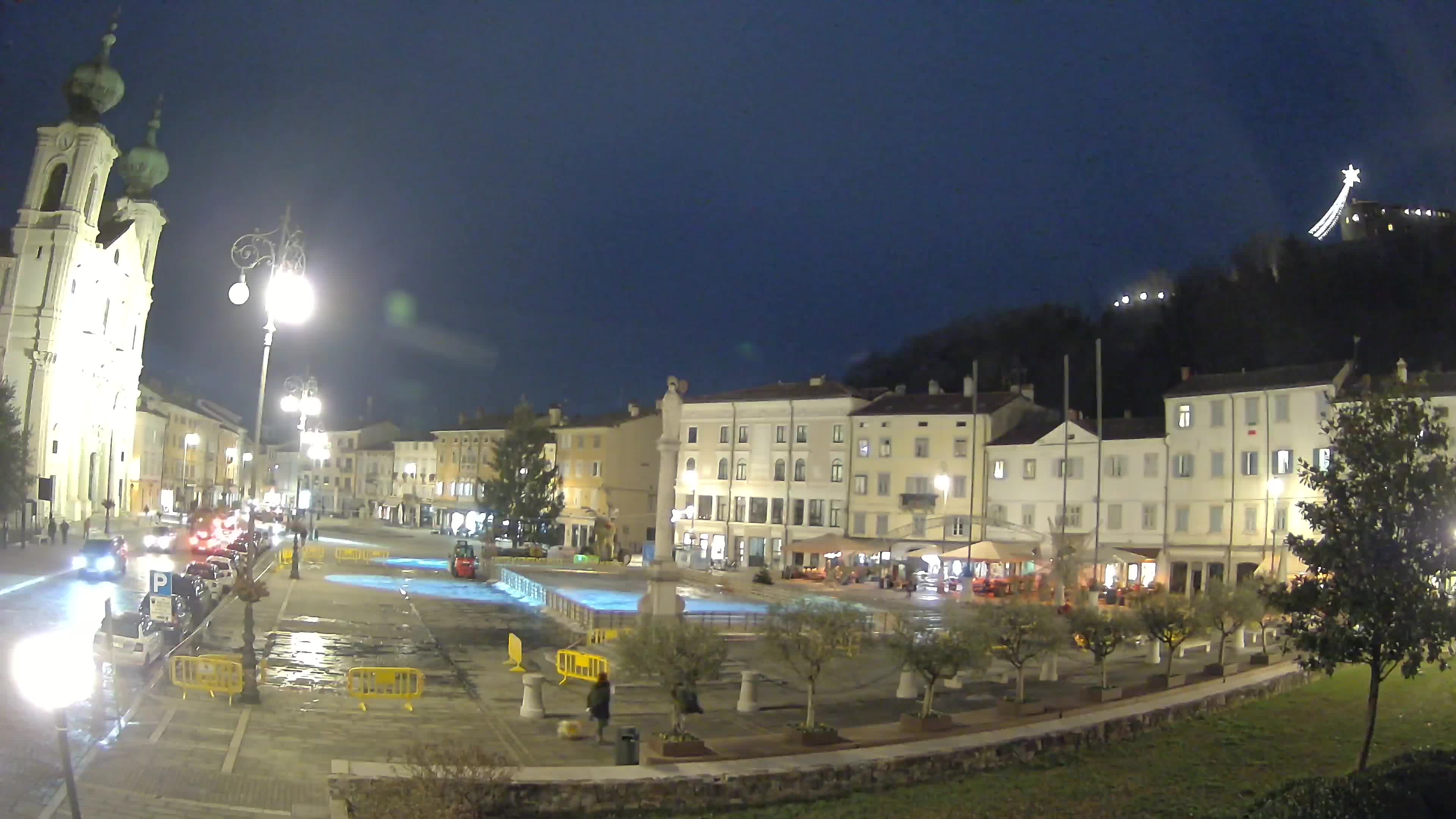 Gorizia Piazza della Vittoria e chiesa di S. Ignazio