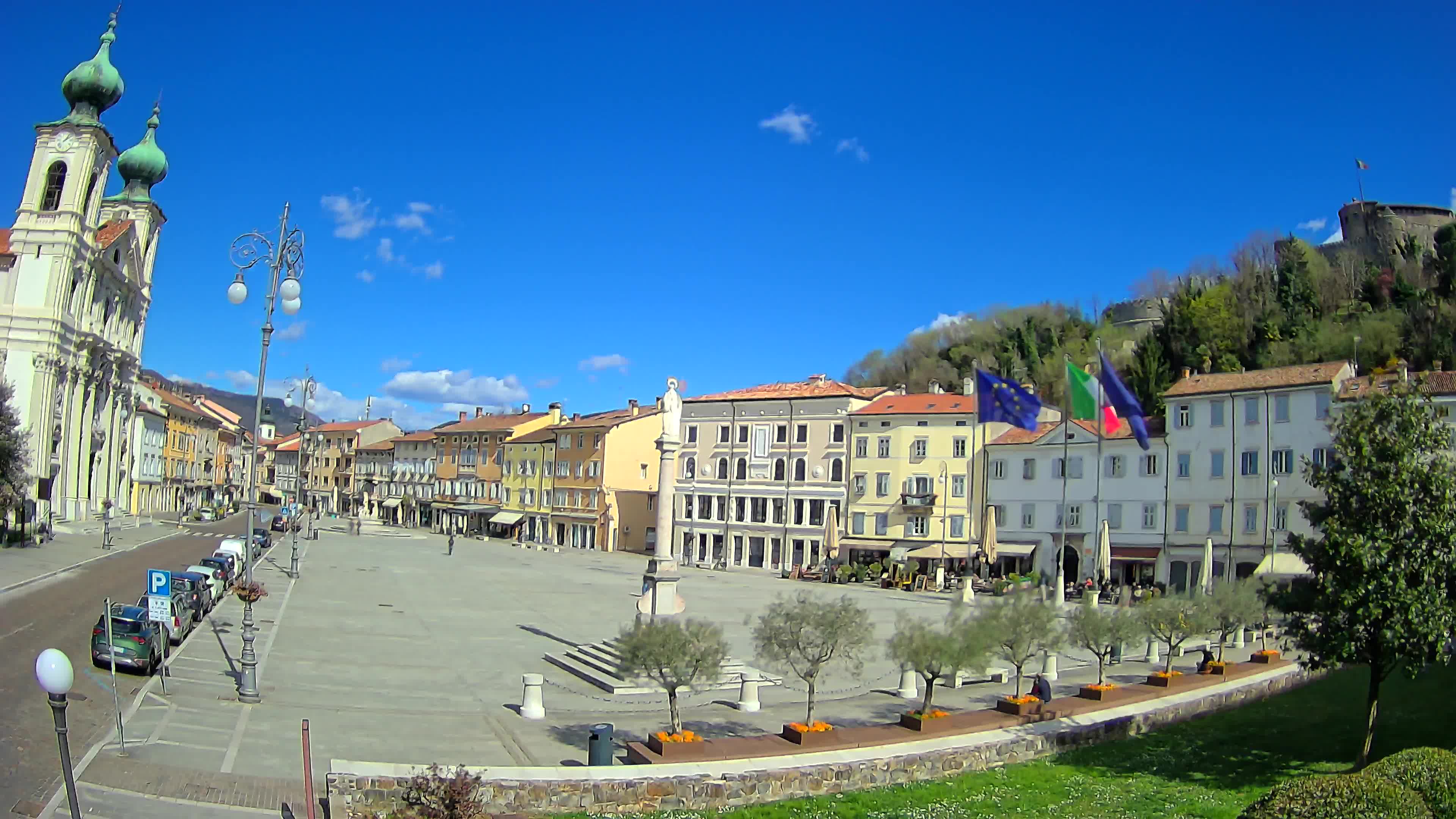 Gorizia Piazza della Vittoria e chiesa di S. Ignazio