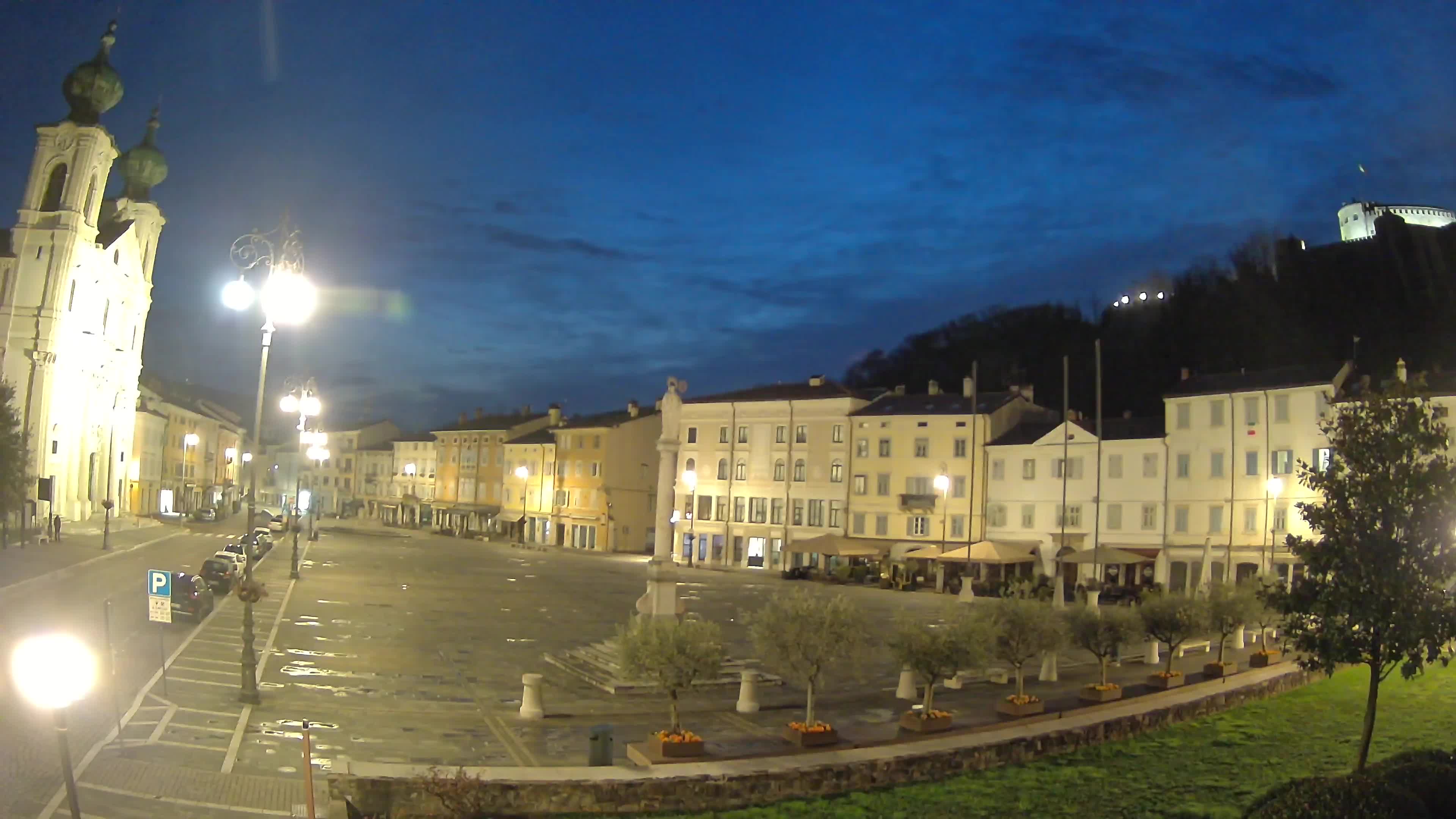 Kamera Gorica Travnik in cerkev sv. Ignacija