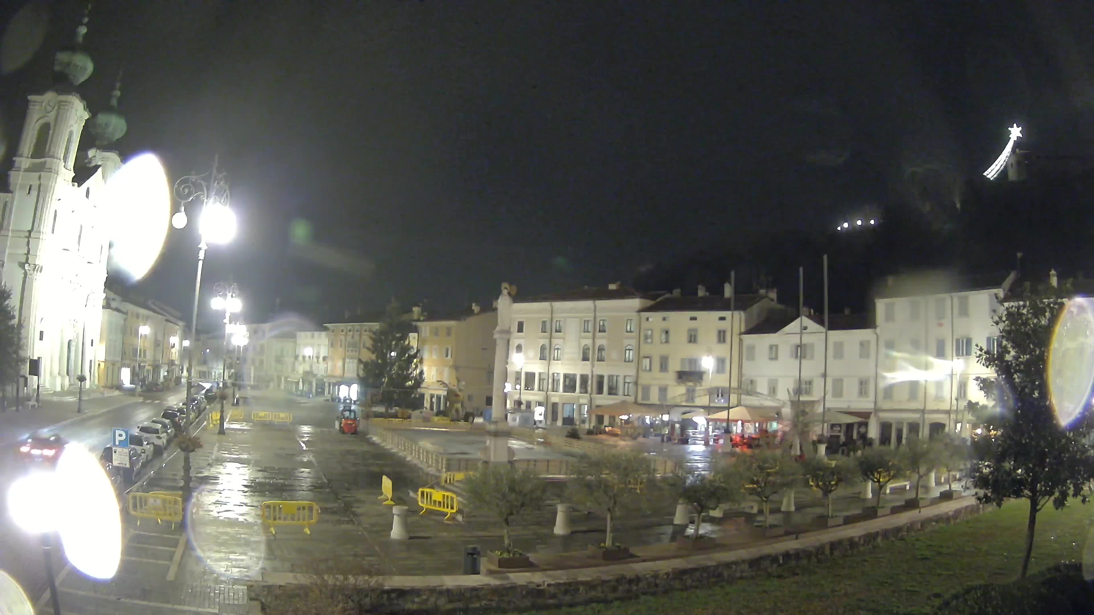 Gorizia Piazza della Vittoria e chiesa di S. Ignazio