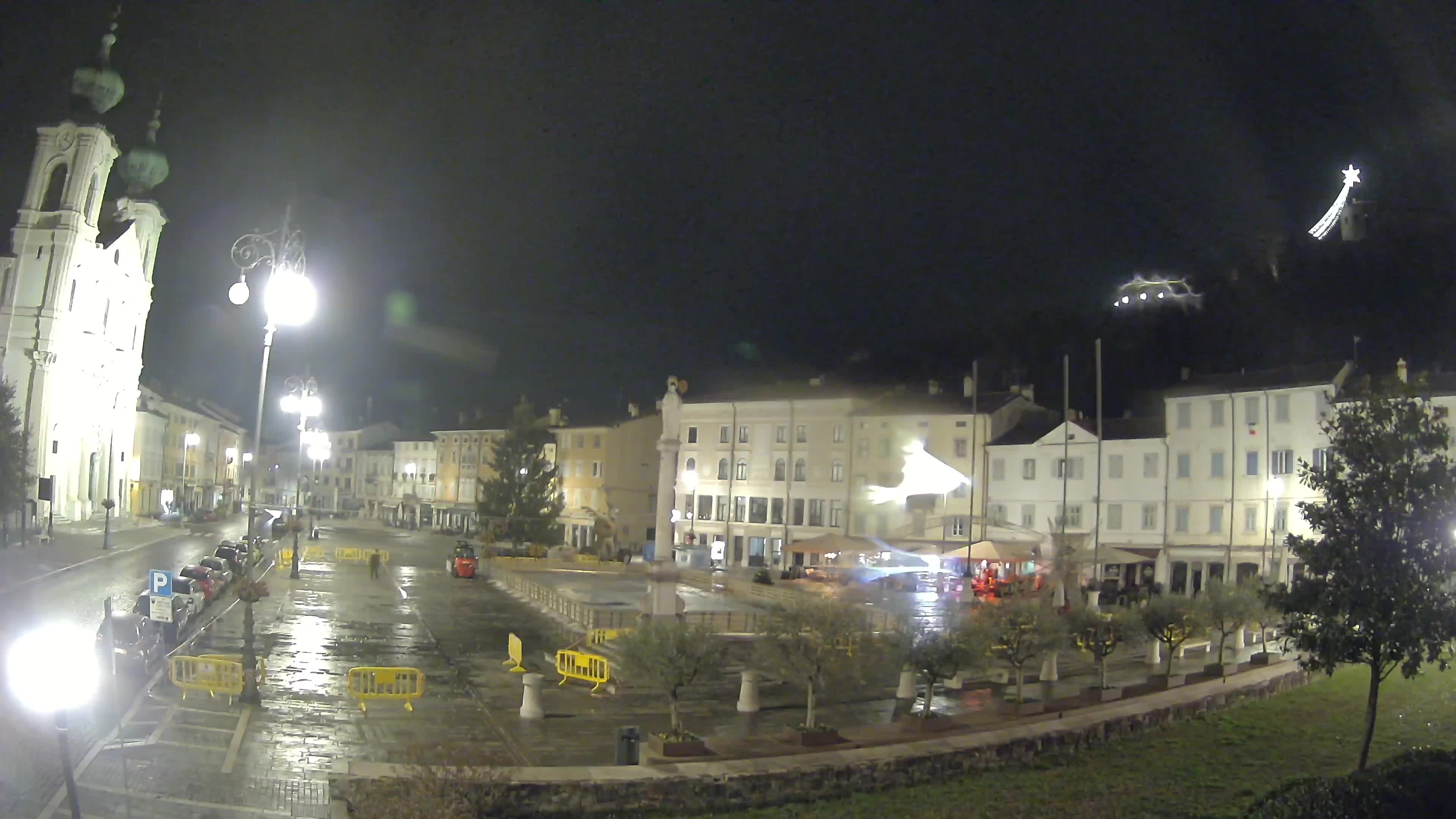 Kamera Gorica Travnik in cerkev sv. Ignacija