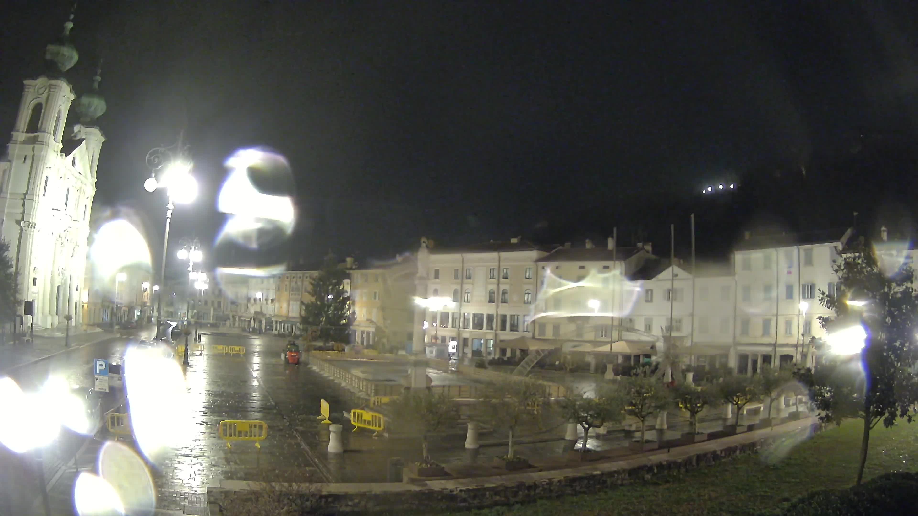 Gorizia Piazza della Vittoria e chiesa di S. Ignazio