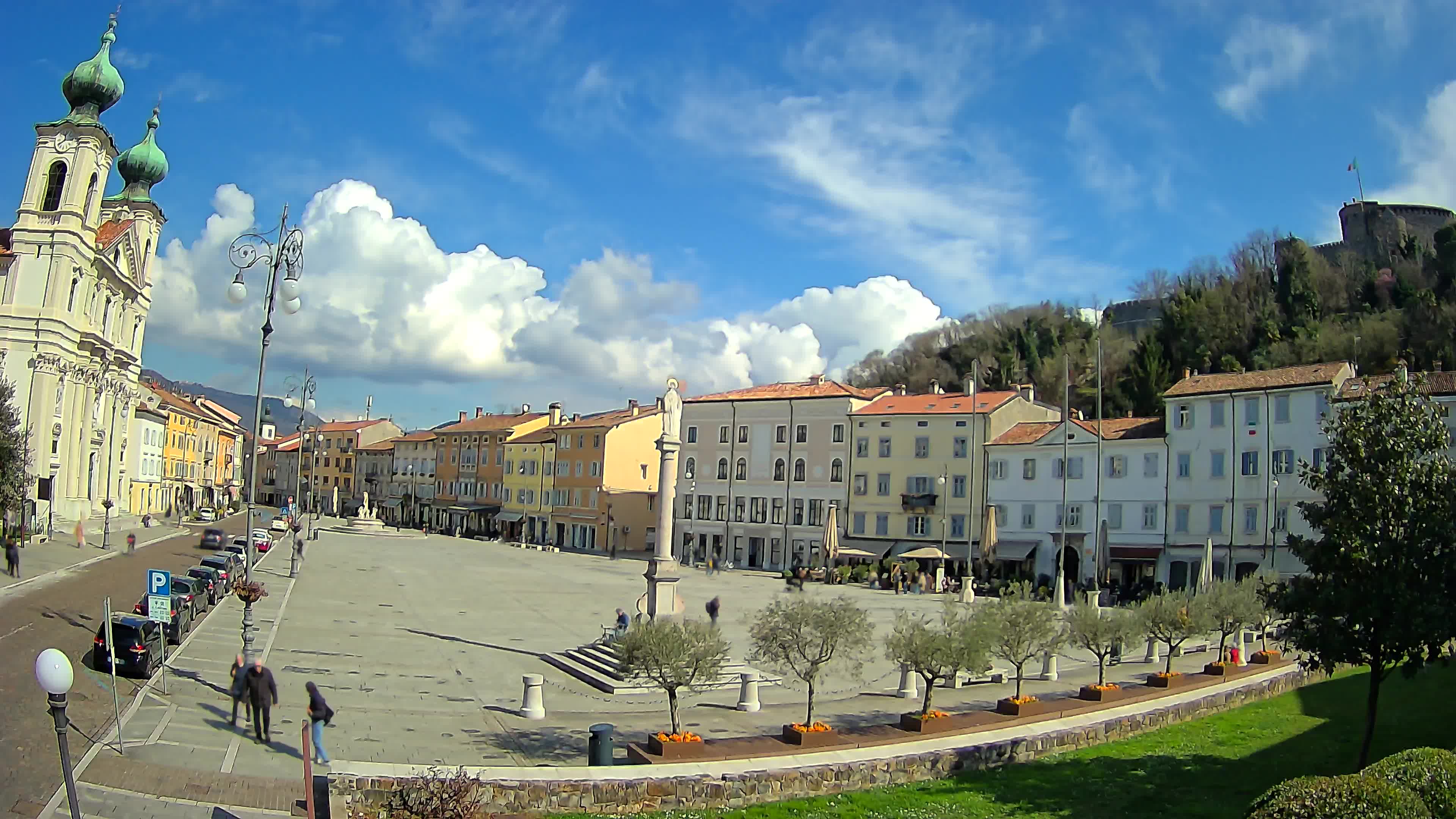 Gorizia – Plaza Vittoria – iglesia de San Pedro. Ignacio