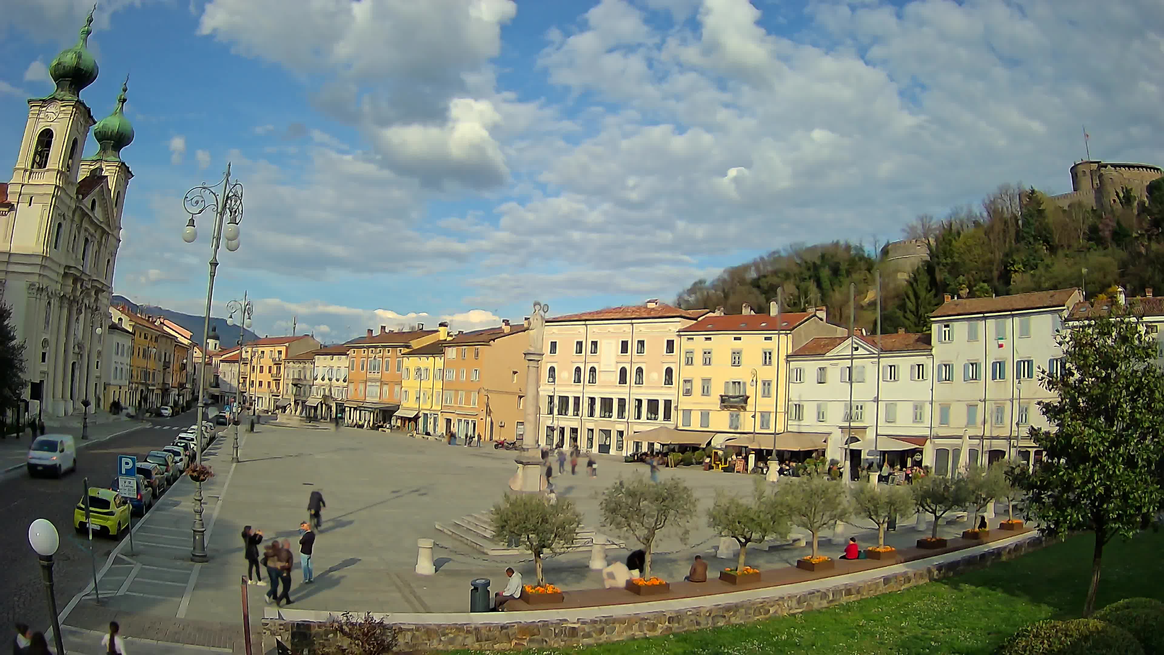 Gorizia Piazza della Vittoria e chiesa di S. Ignazio