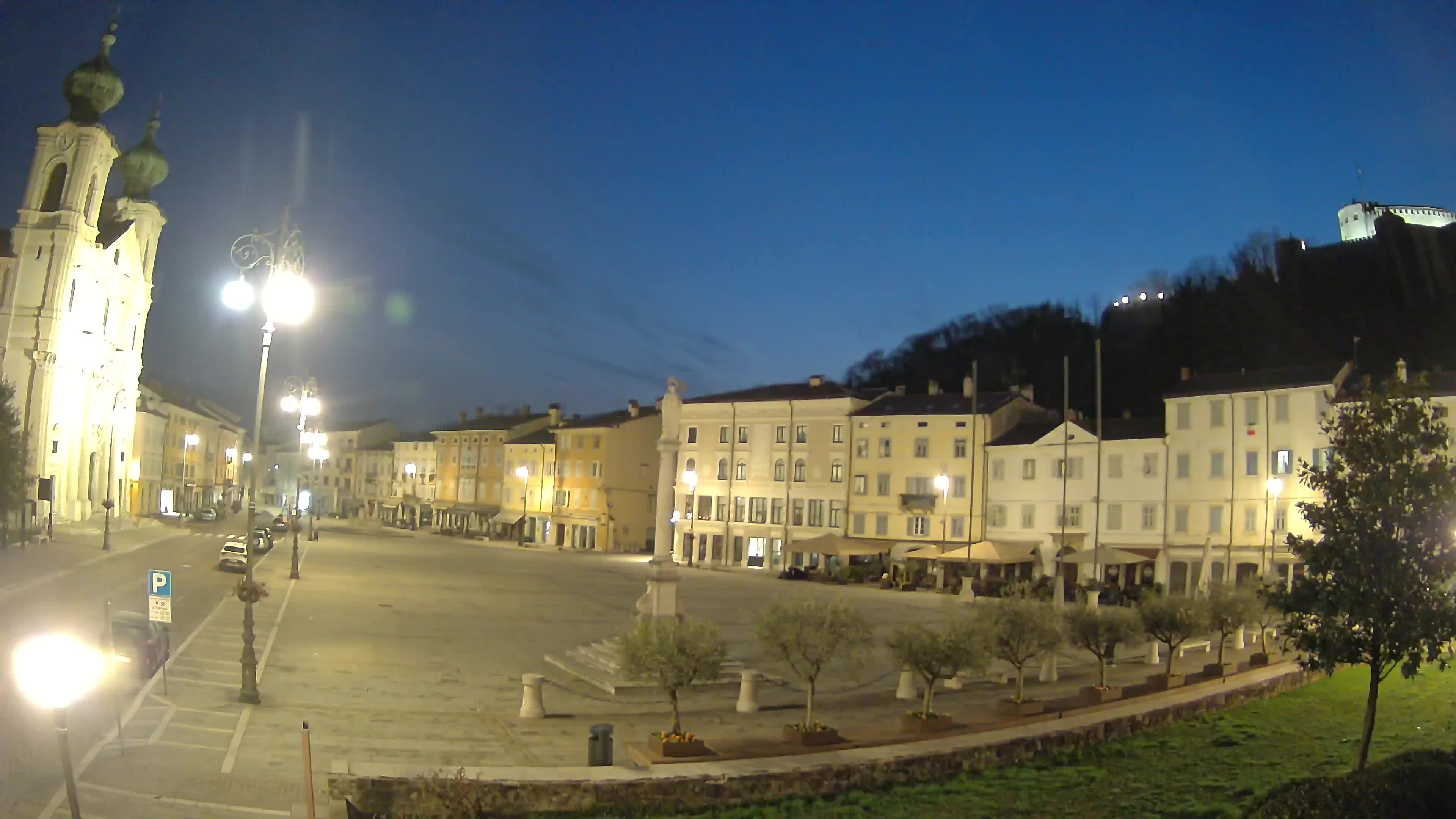 Kamera Gorica Travnik in cerkev sv. Ignacija