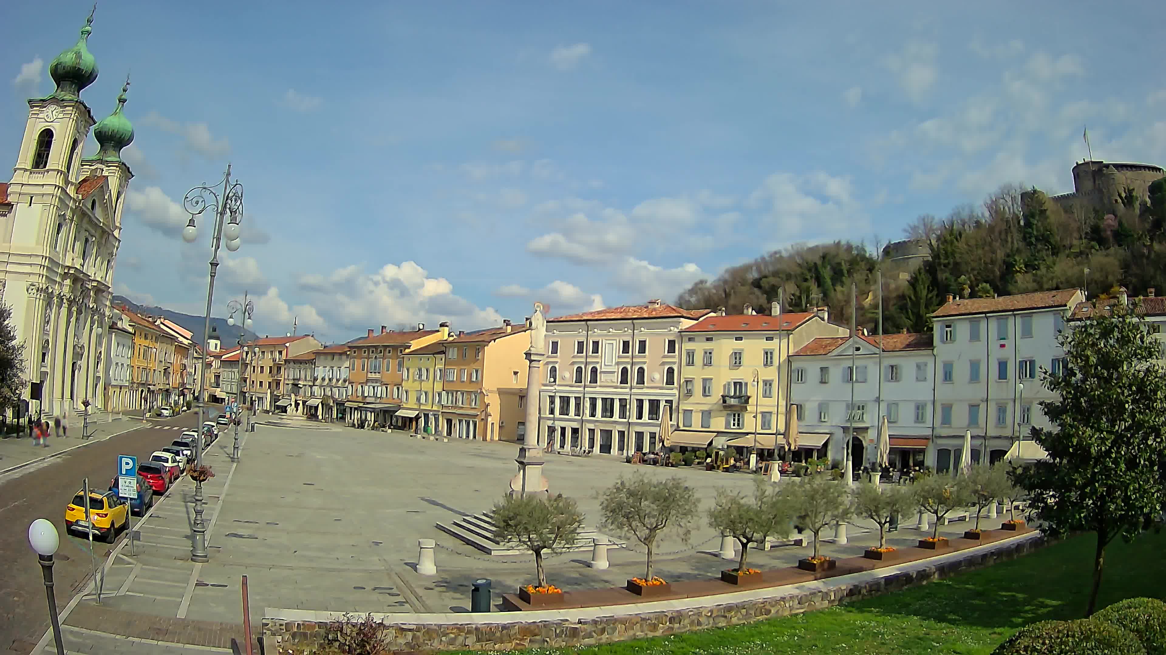 Gorizia Piazza della Vittoria e chiesa di S. Ignazio
