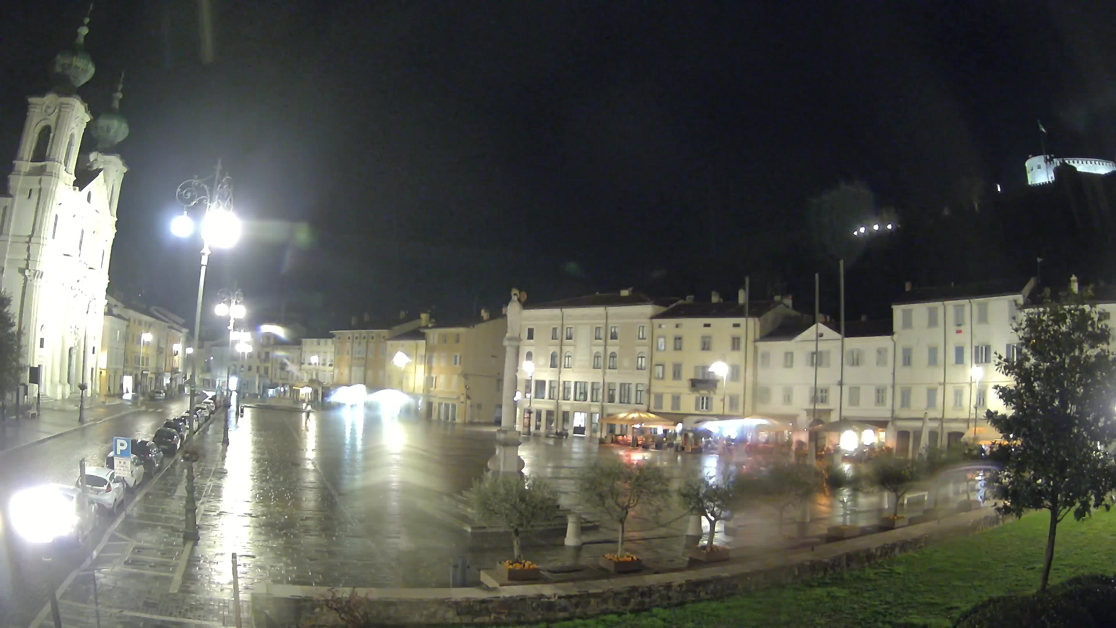 Gorizia Piazza della Vittoria e chiesa di S. Ignazio