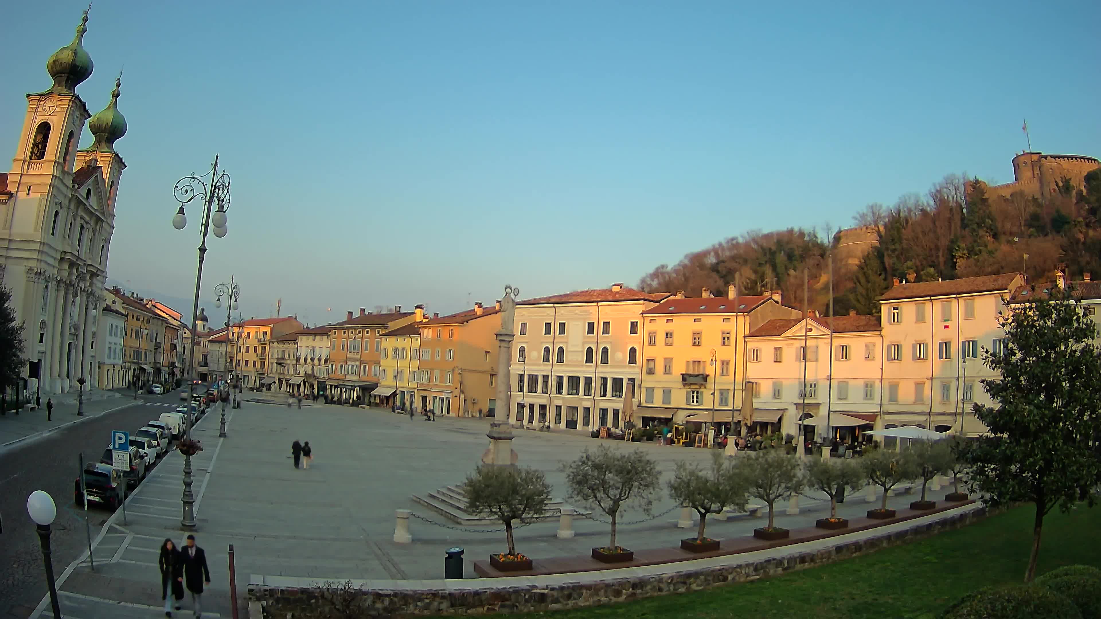 Gorizia Piazza della Vittoria e chiesa di S. Ignazio
