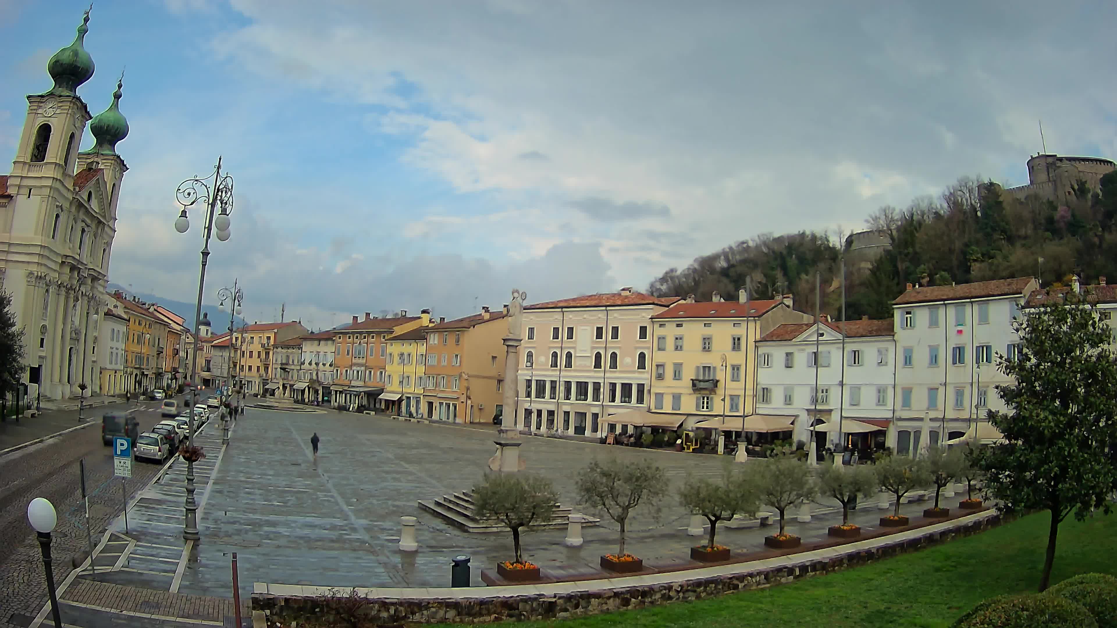 Gorizia – Plaza Vittoria – iglesia de San Pedro. Ignacio