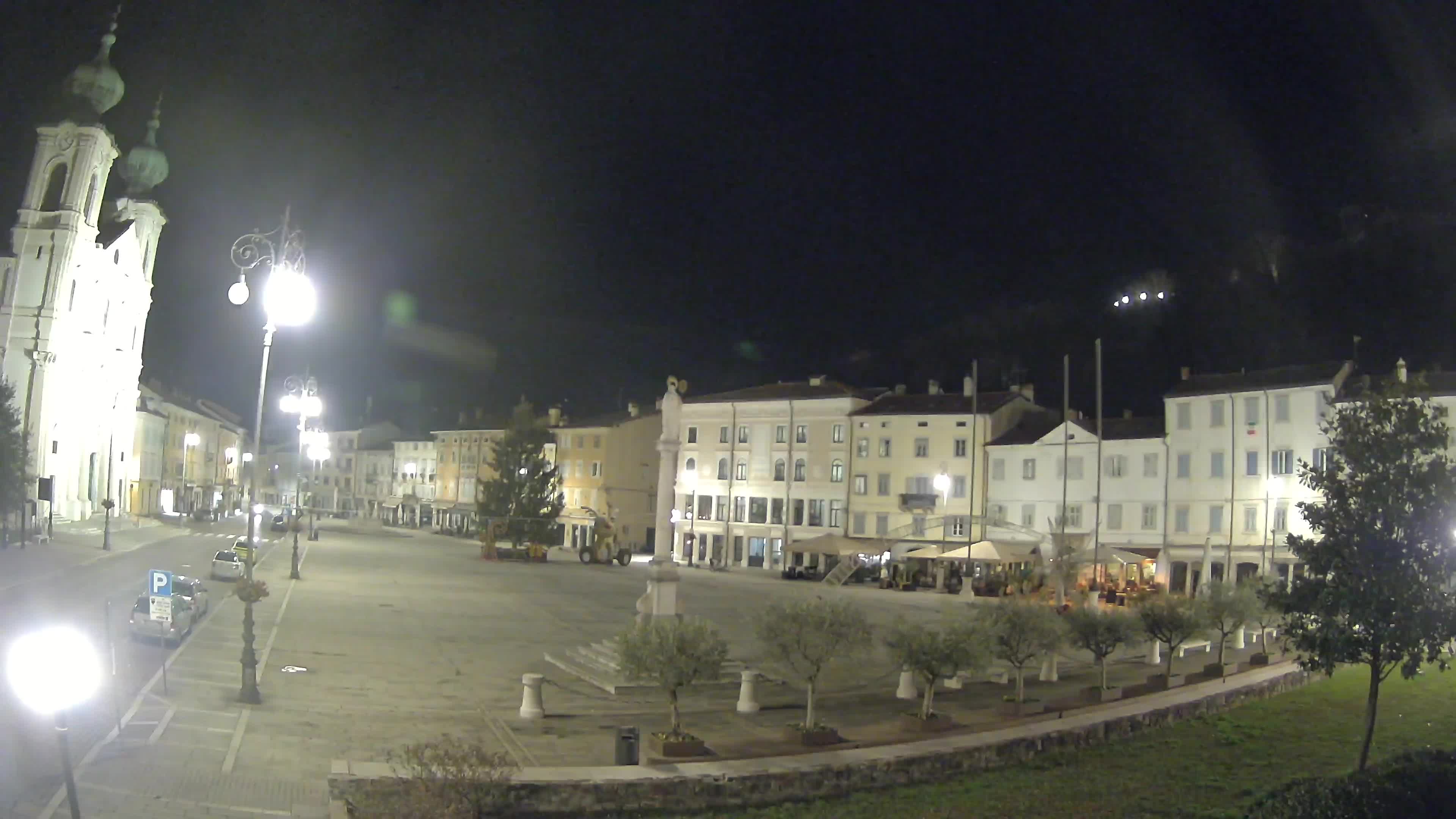 Gorizia – Plaza Vittoria – iglesia de San Pedro. Ignacio