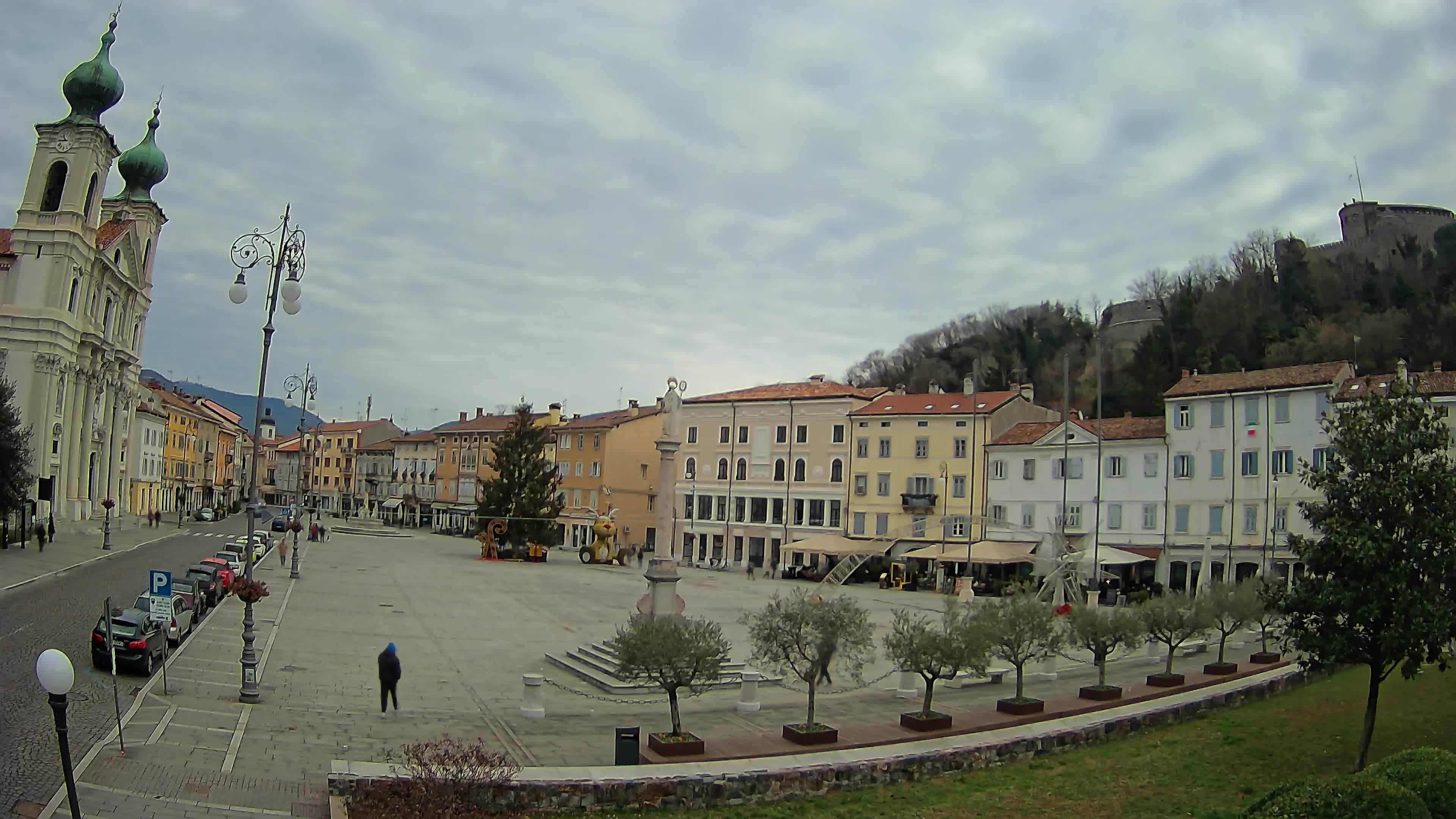 Gorizia Piazza della Vittoria e chiesa di S. Ignazio
