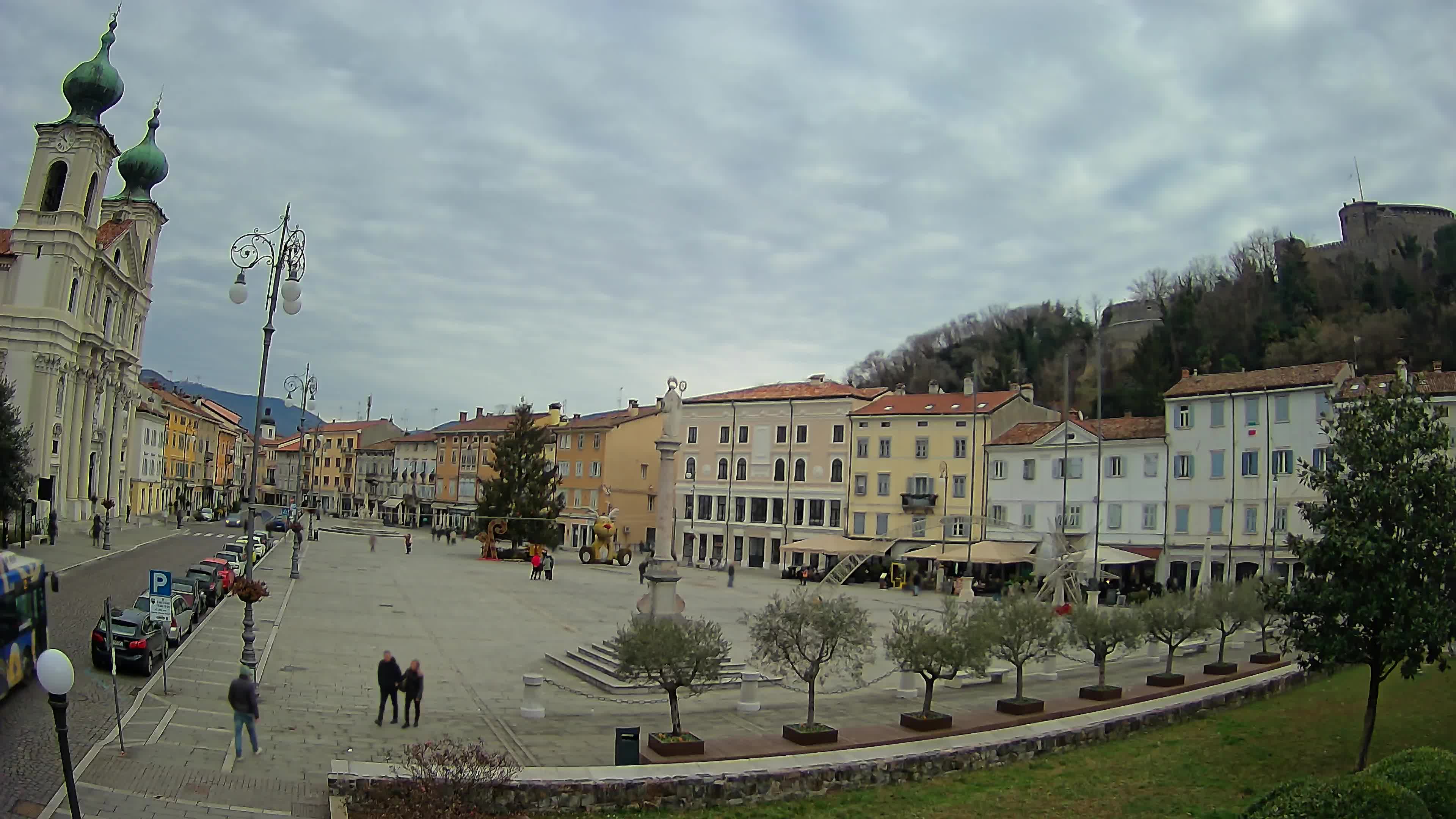 Gorizia – Plaza Vittoria – iglesia de San Pedro. Ignacio