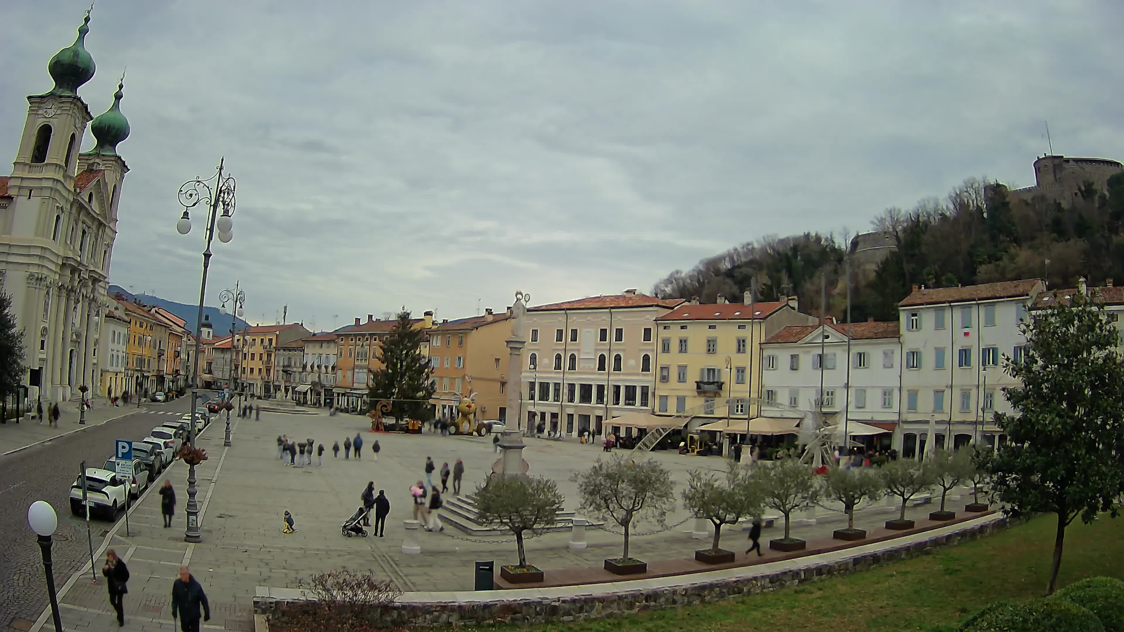 Gorizia – Plaza Vittoria – iglesia de San Pedro. Ignacio