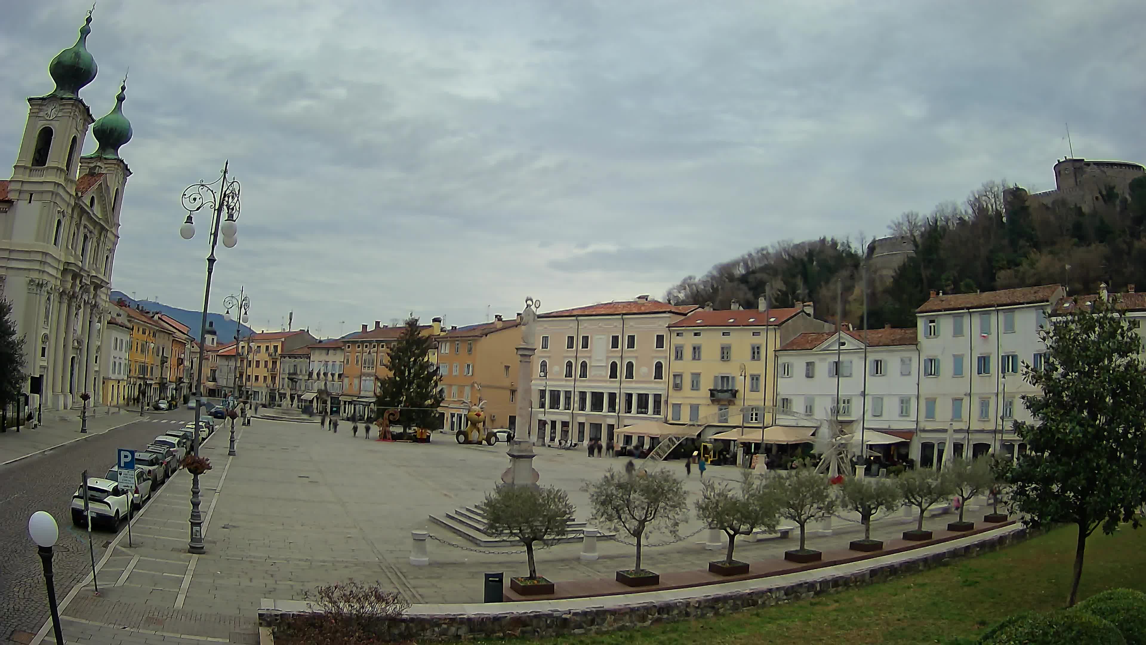 Gorizia Piazza della Vittoria e chiesa di S. Ignazio