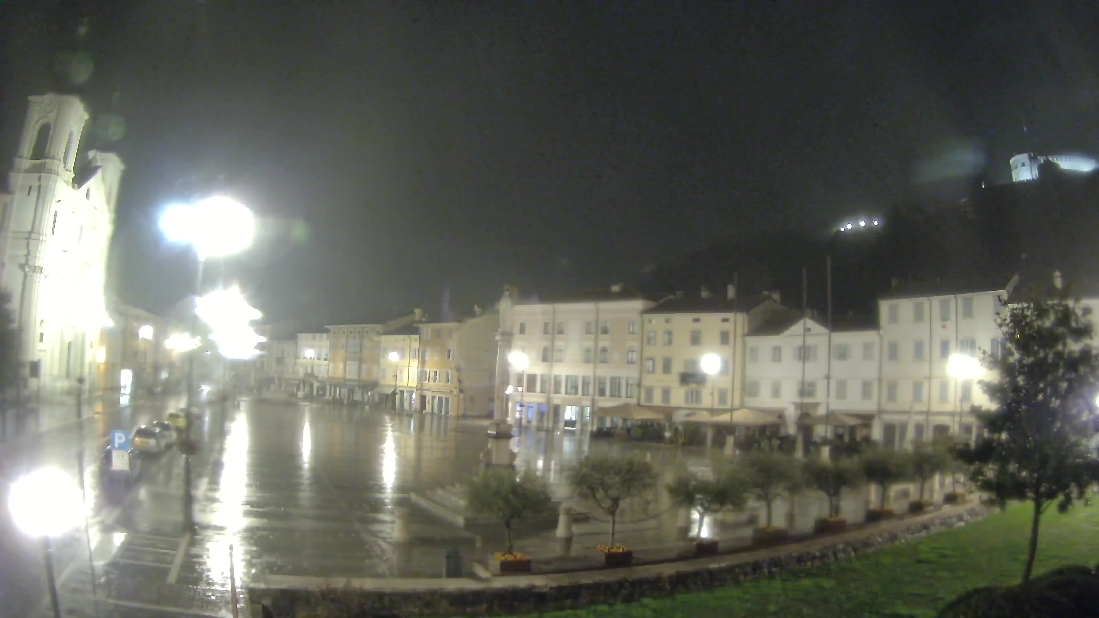 Kamera Gorica Travnik in cerkev sv. Ignacija