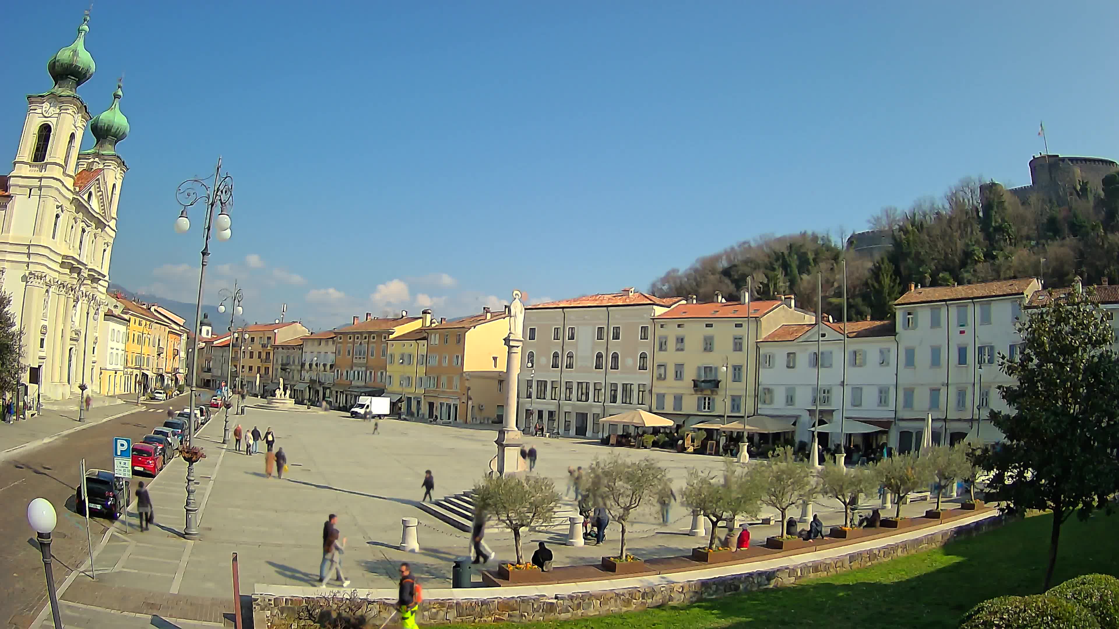 Gorizia – Plaza Vittoria – iglesia de San Pedro. Ignacio
