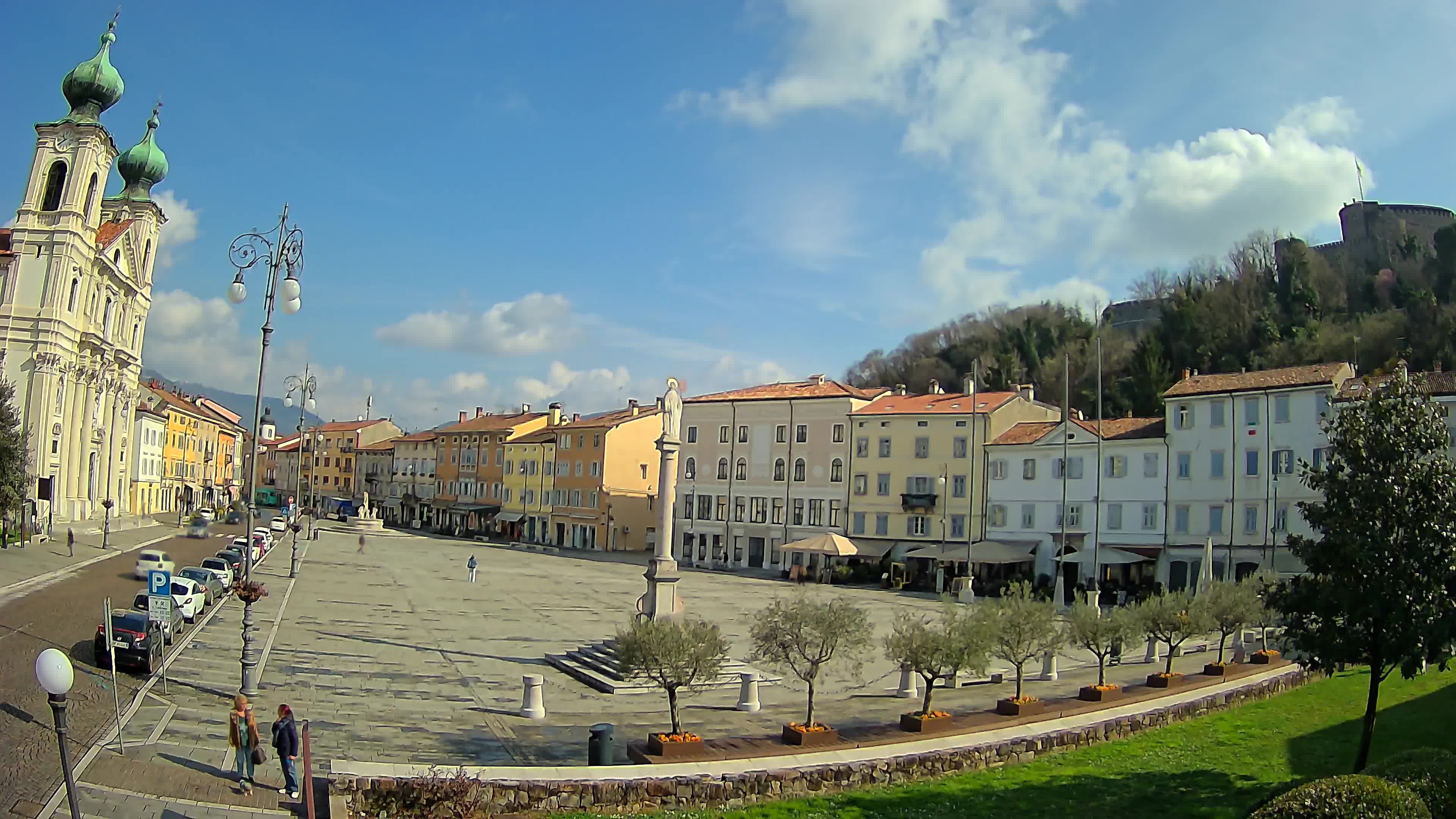 Gorizia Piazza della Vittoria e chiesa di S. Ignazio