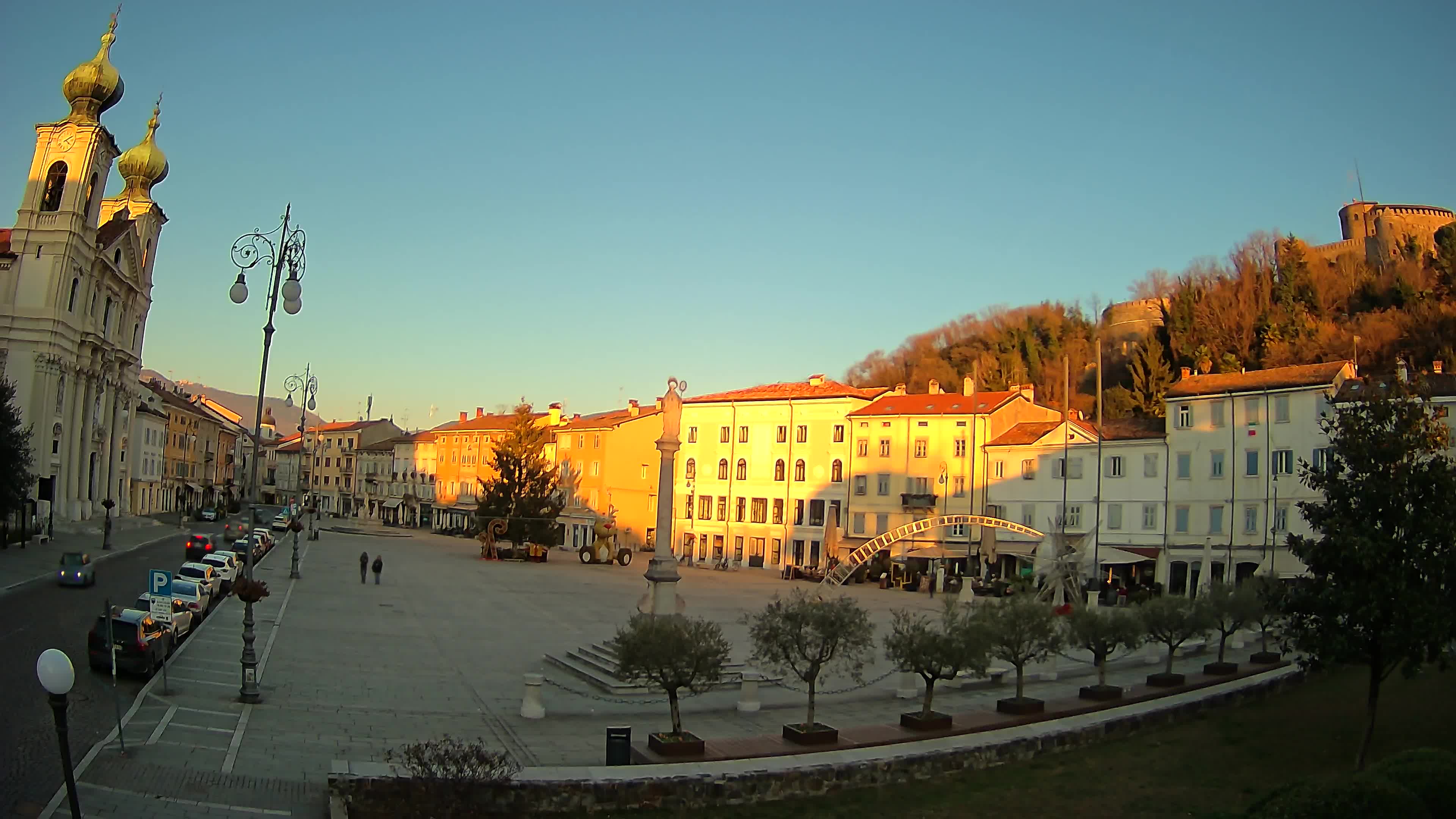 Gorizia Piazza della Vittoria e chiesa di S. Ignazio