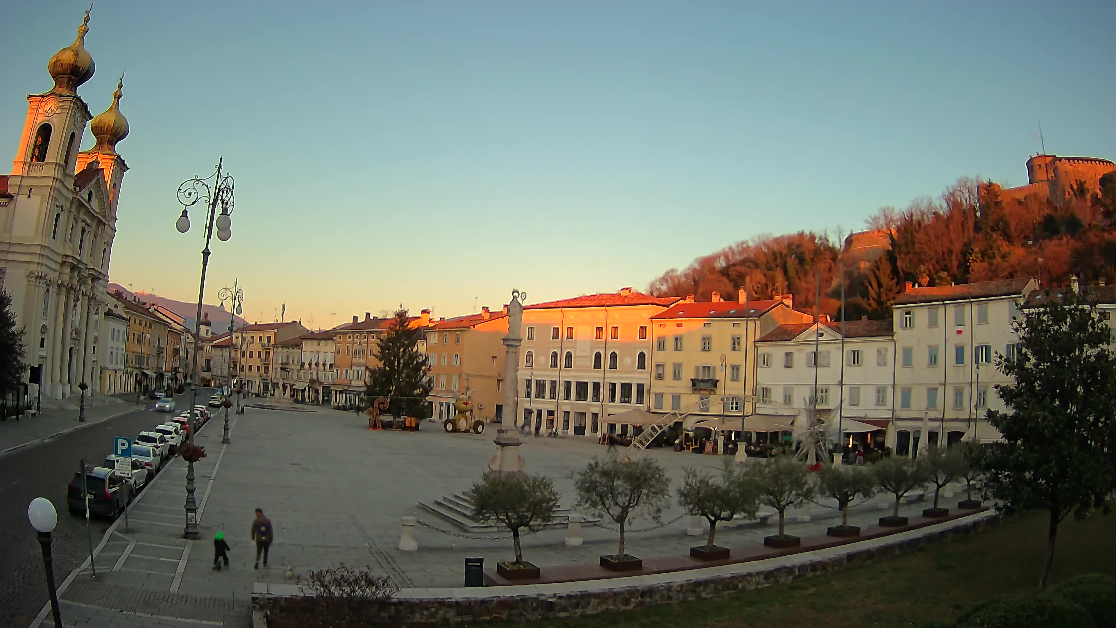 Gorizia Piazza della Vittoria e chiesa di S. Ignazio
